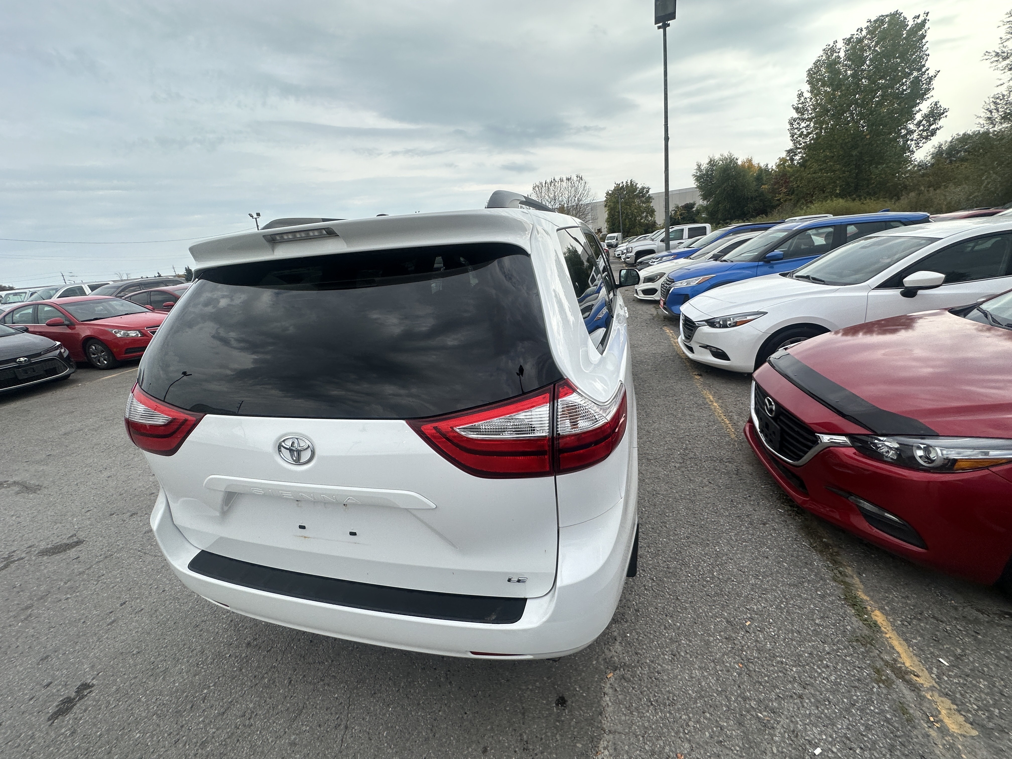 /hakimautosale/2017-Toyota-Sienna-8106451465193396.jpg