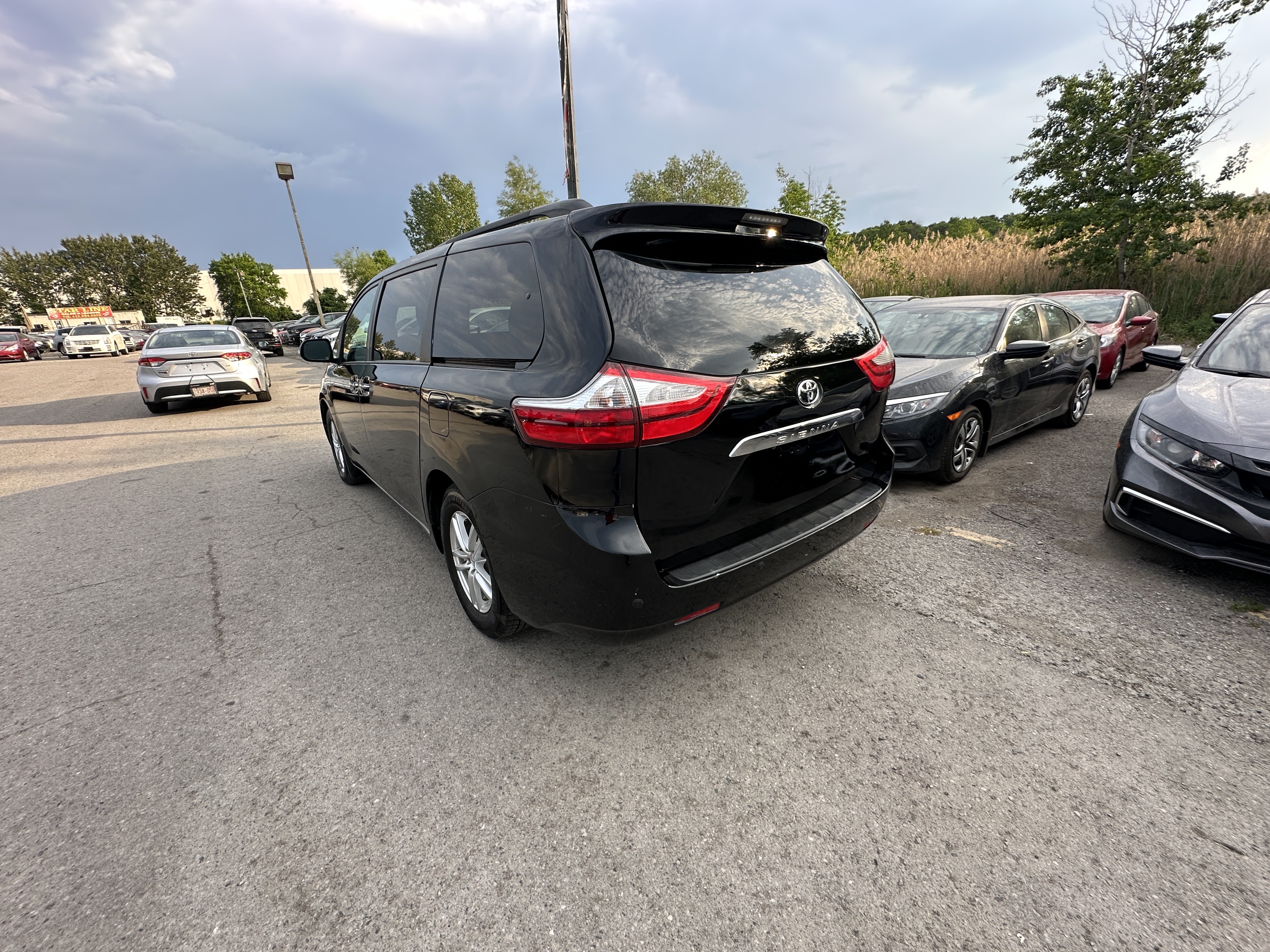 /hakimautosale/2017-Toyota-Sienna-8315899337875001.jpg