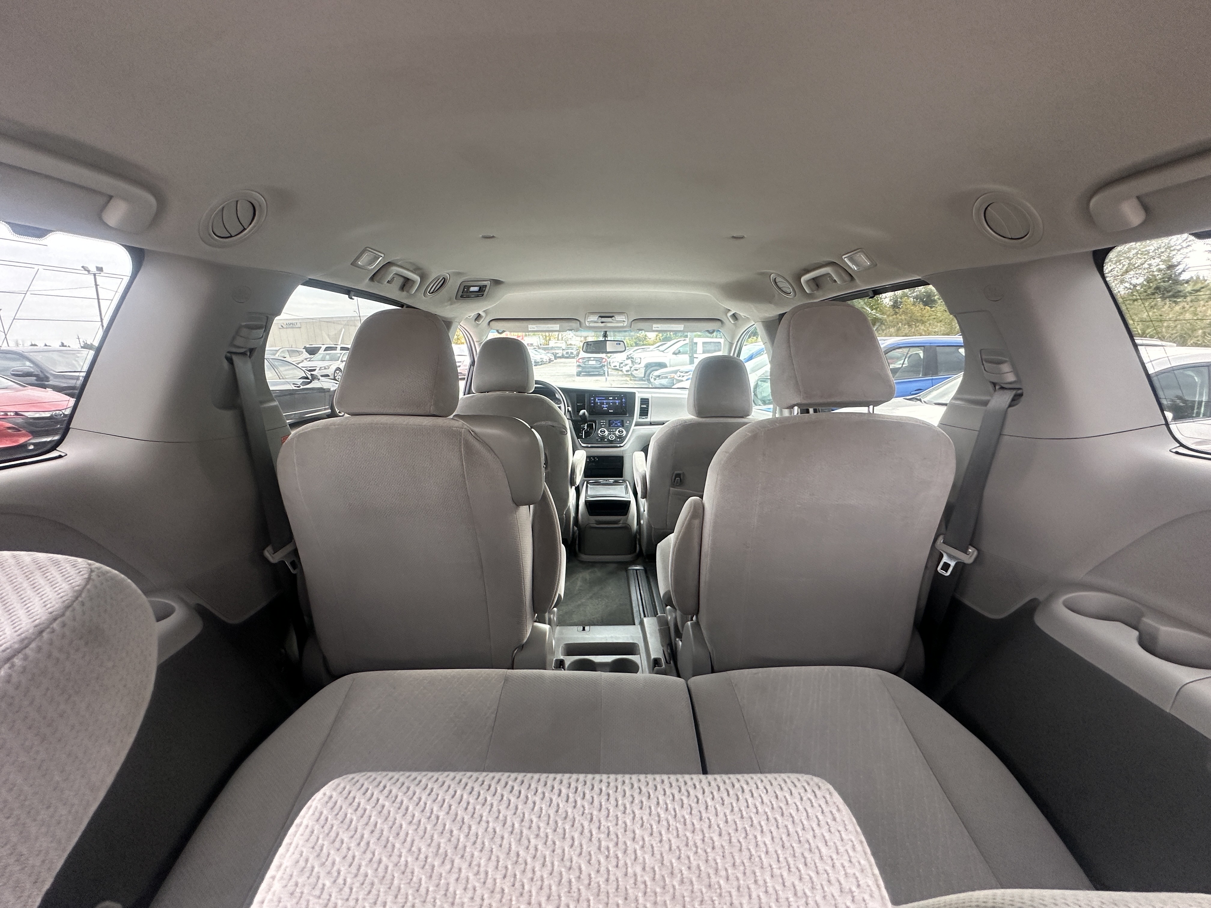 /hakimautosale/2017-Toyota-Sienna-8519196366386399.jpg