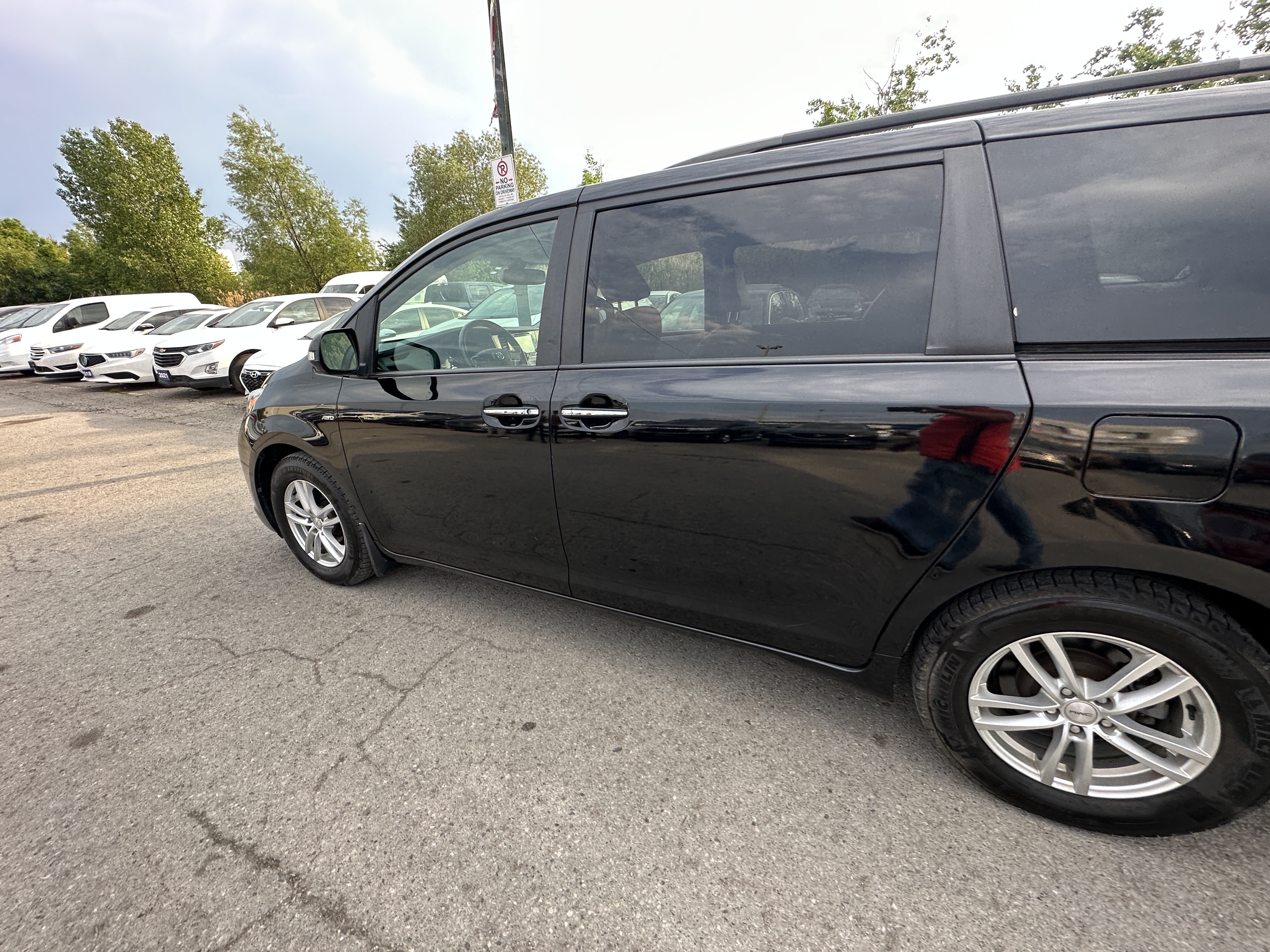 /hakimautosale/2017-Toyota-Sienna-8641981422730456.jpg