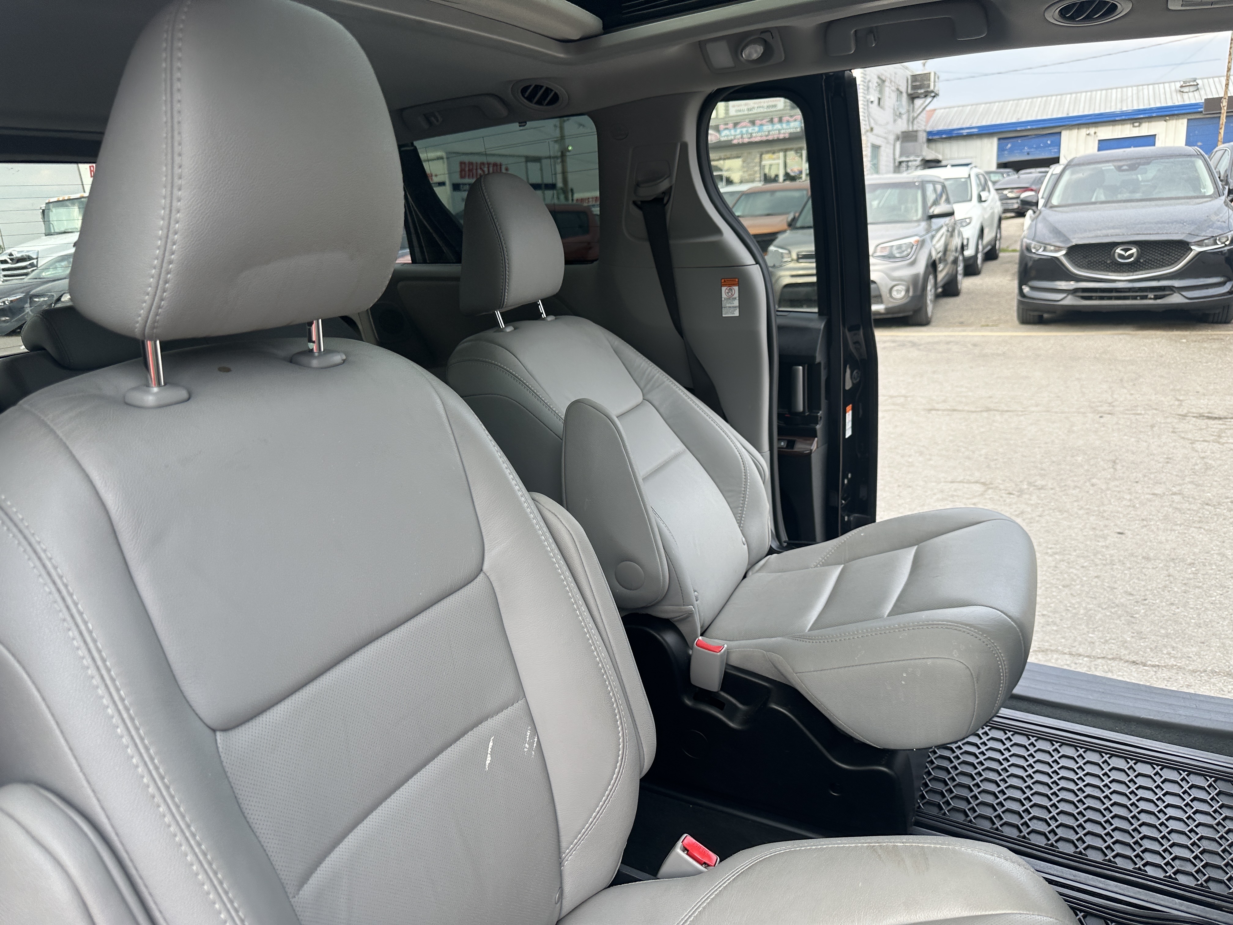 /hakimautosale/2017-Toyota-Sienna-9210148044866215.jpg