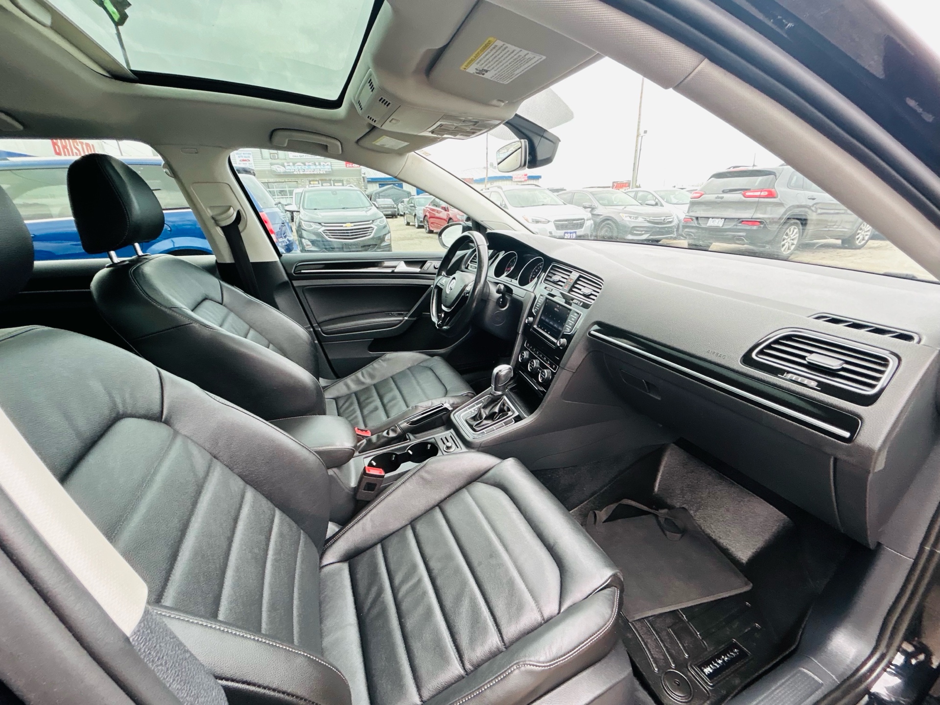 /hakimautosale/2017-Volkswagen-Golf-042978113414244845.jpg