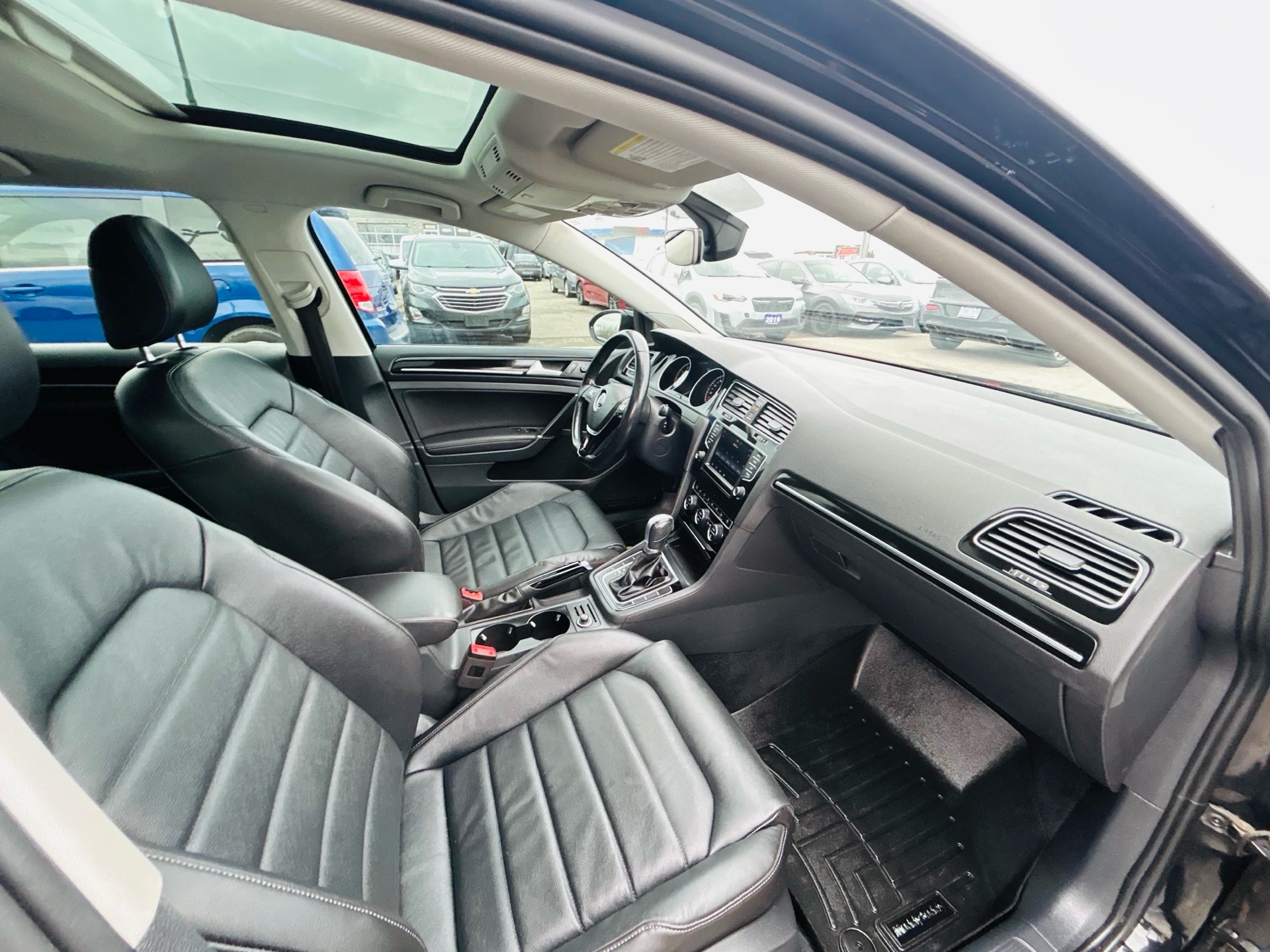/hakimautosale/2017-Volkswagen-Golf-1769854649983802.jpg