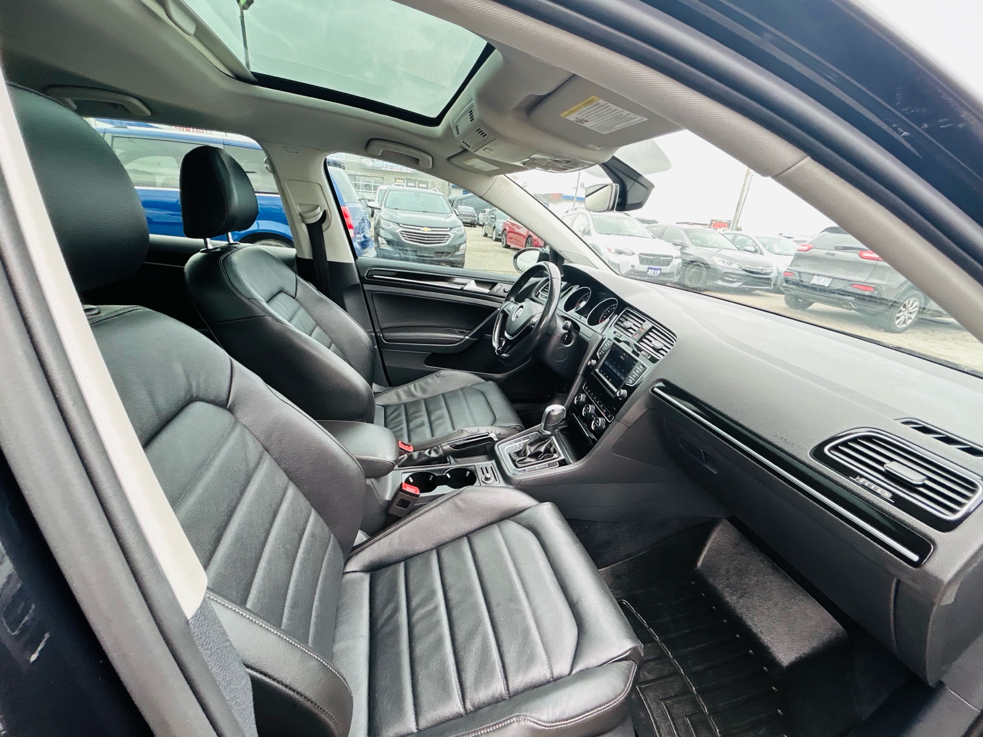 /hakimautosale/2017-Volkswagen-Golf-19513760911922695.jpg