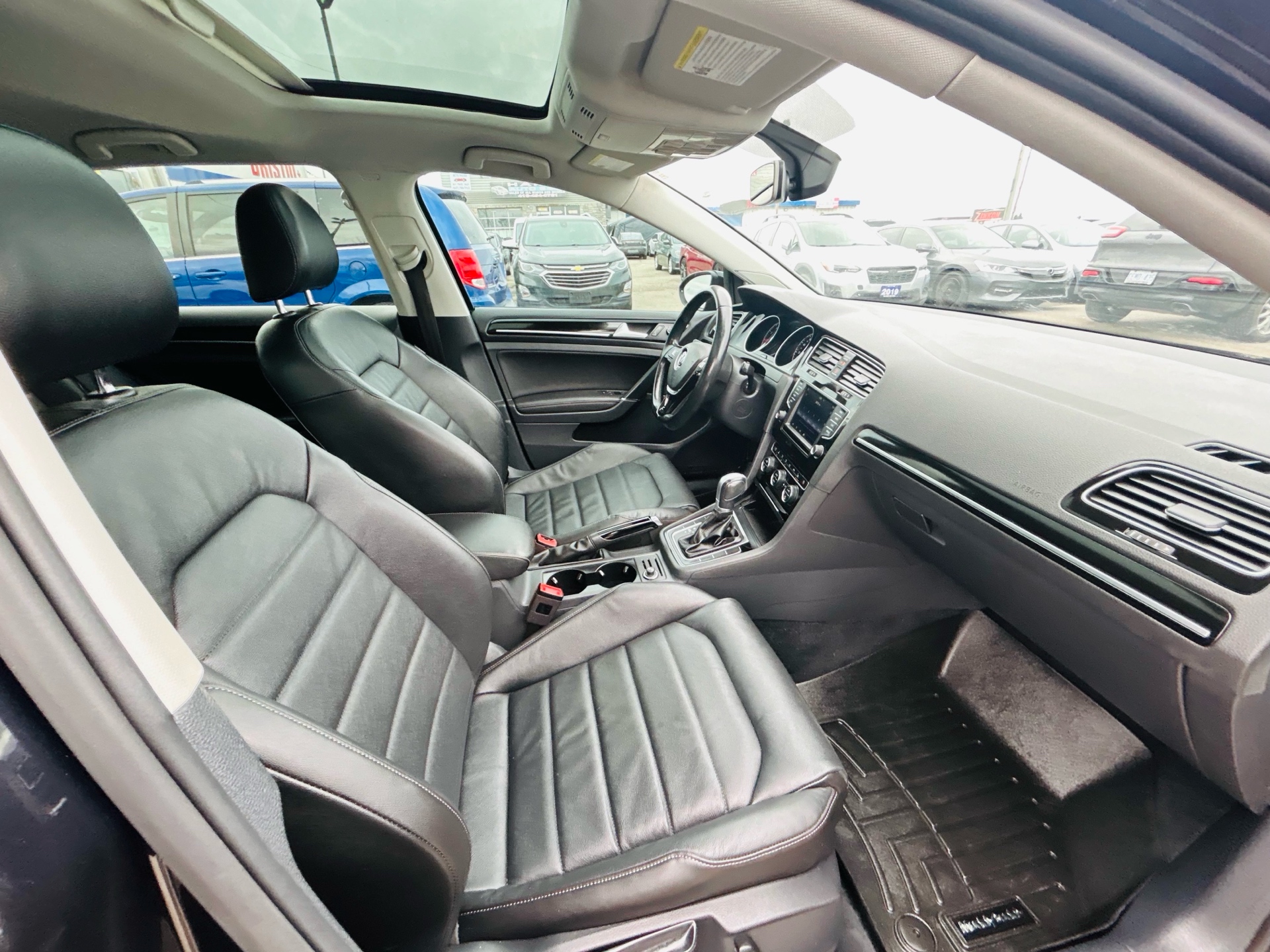 /hakimautosale/2017-Volkswagen-Golf-2297682287902989.jpg