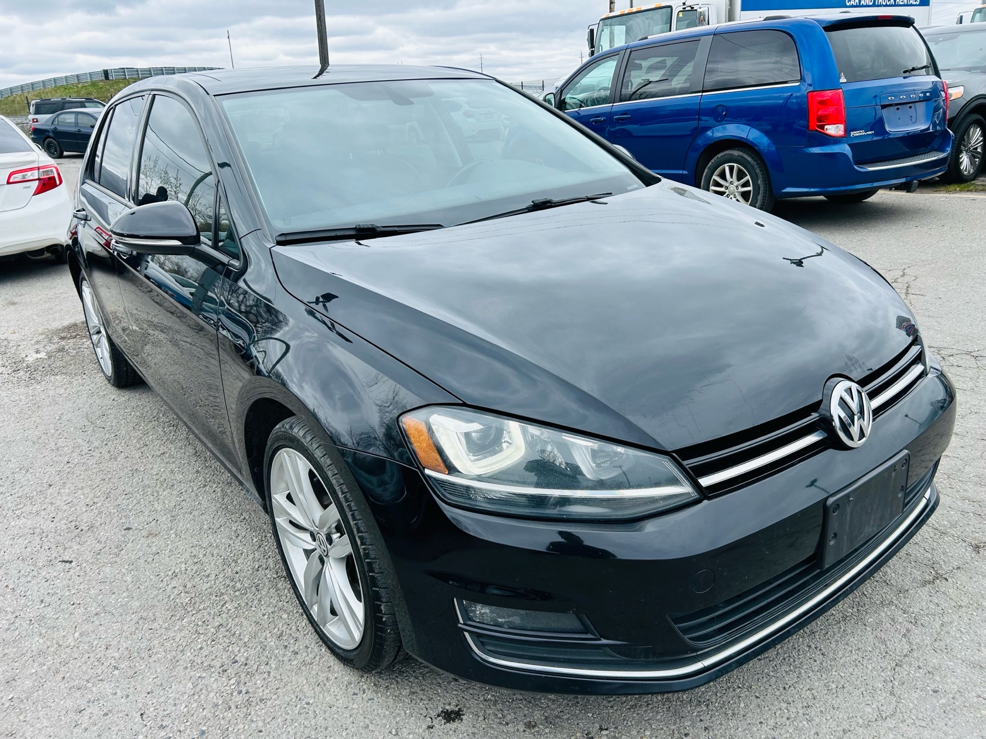 /hakimautosale/2017-Volkswagen-Golf-37687949508808893.jpg