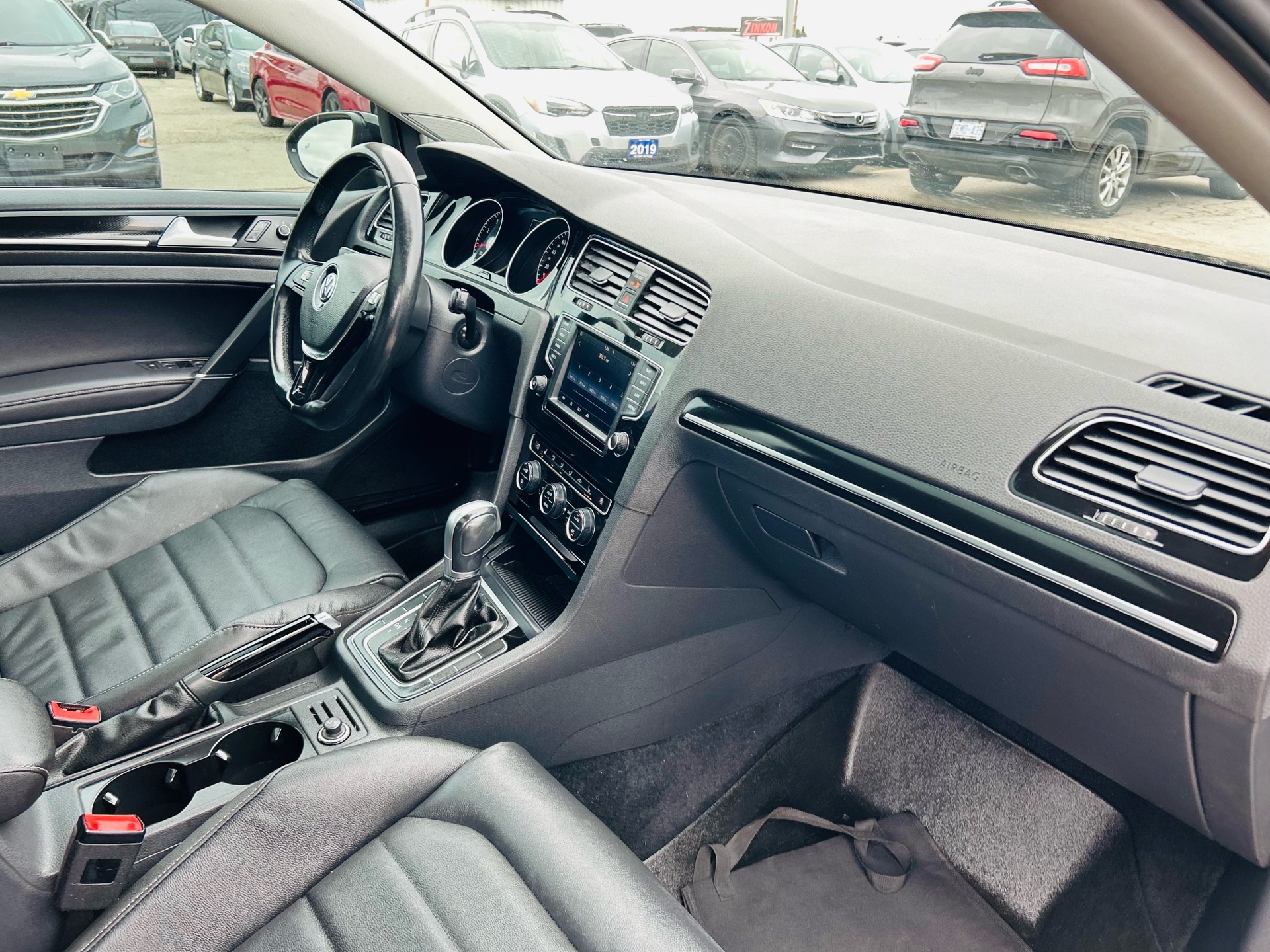 /hakimautosale/2017-Volkswagen-Golf-5666347508228502.jpg