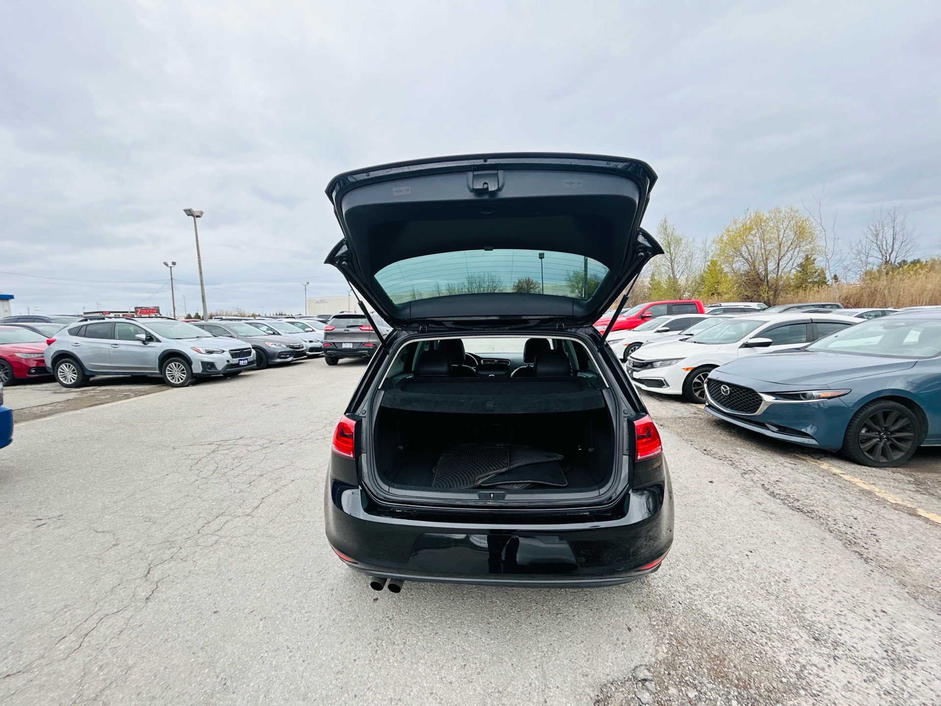 /hakimautosale/2017-Volkswagen-Golf-5832872097879498.jpg