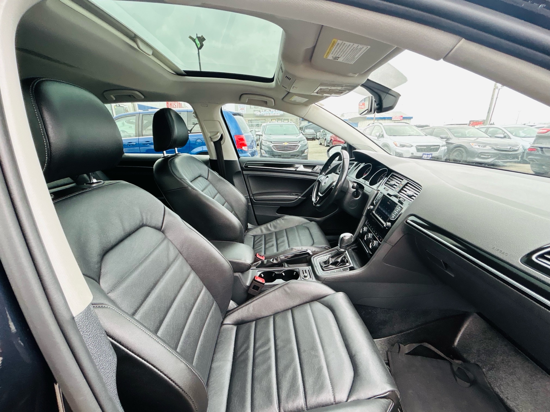 /hakimautosale/2017-Volkswagen-Golf-5931236844439289.jpg