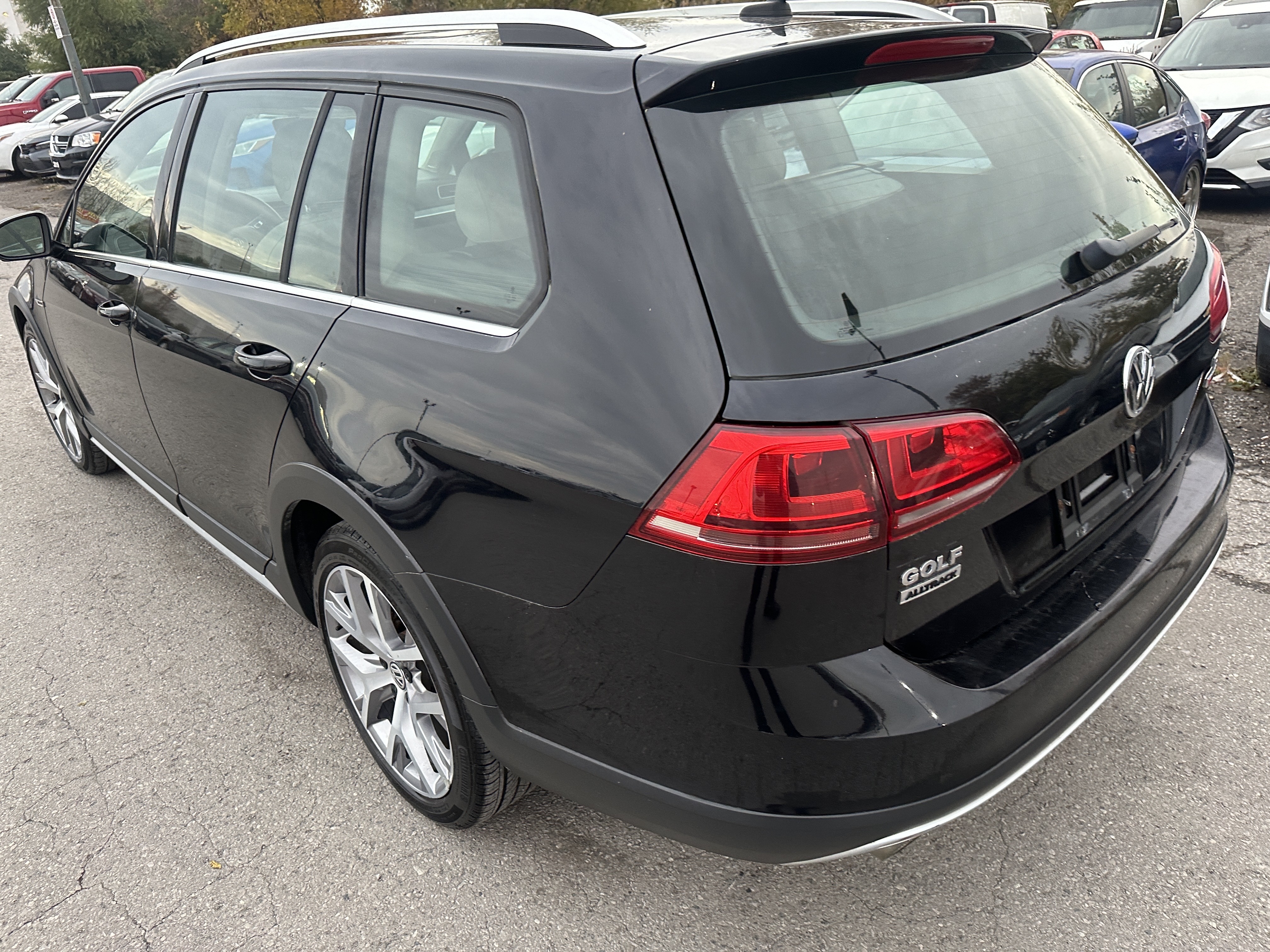 /hakimautosale/2017-Volkswagen-GolfAlltrack-04551718963115925.jpg