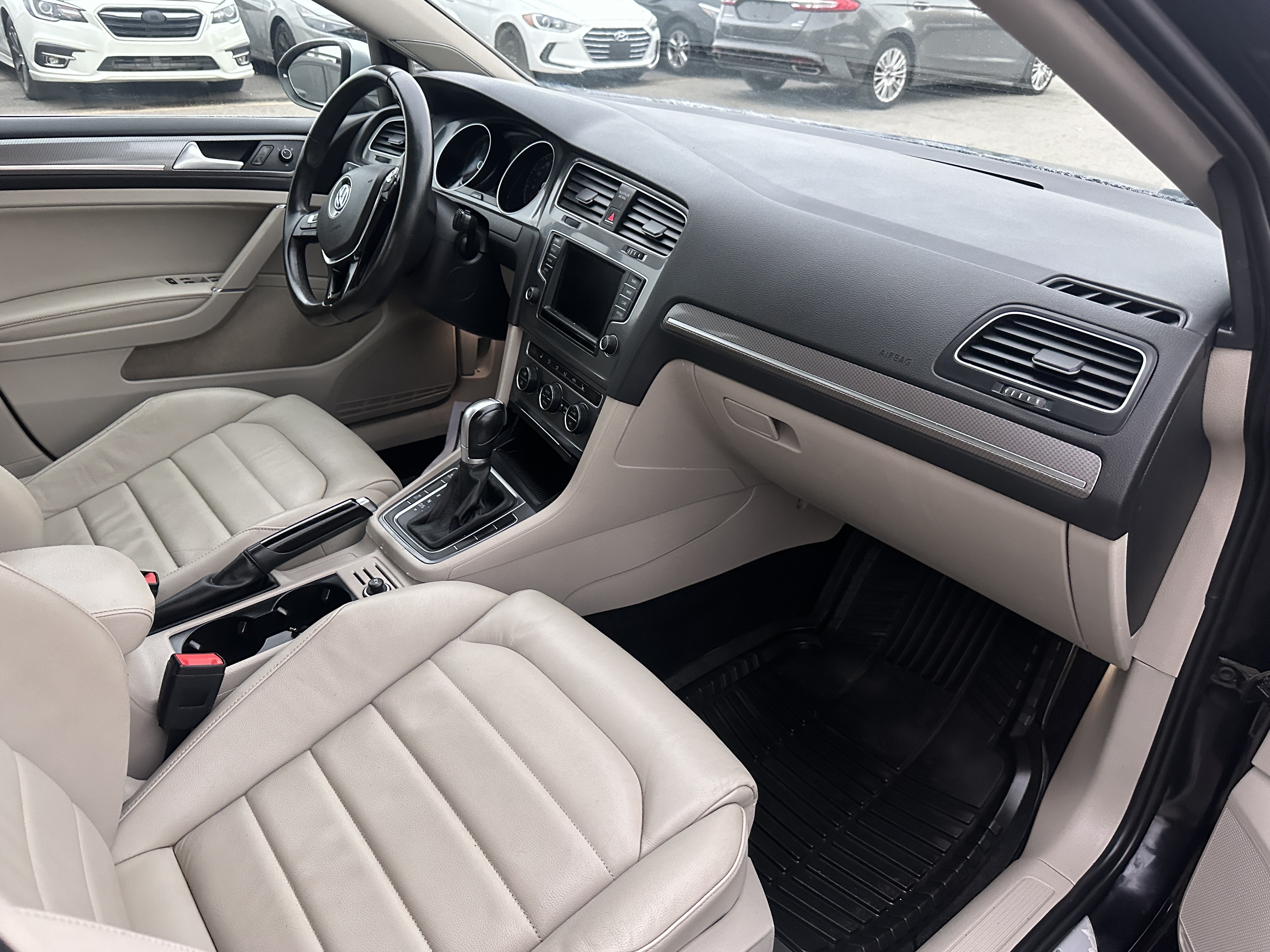 /hakimautosale/2017-Volkswagen-GolfAlltrack-1343492539813207.jpg