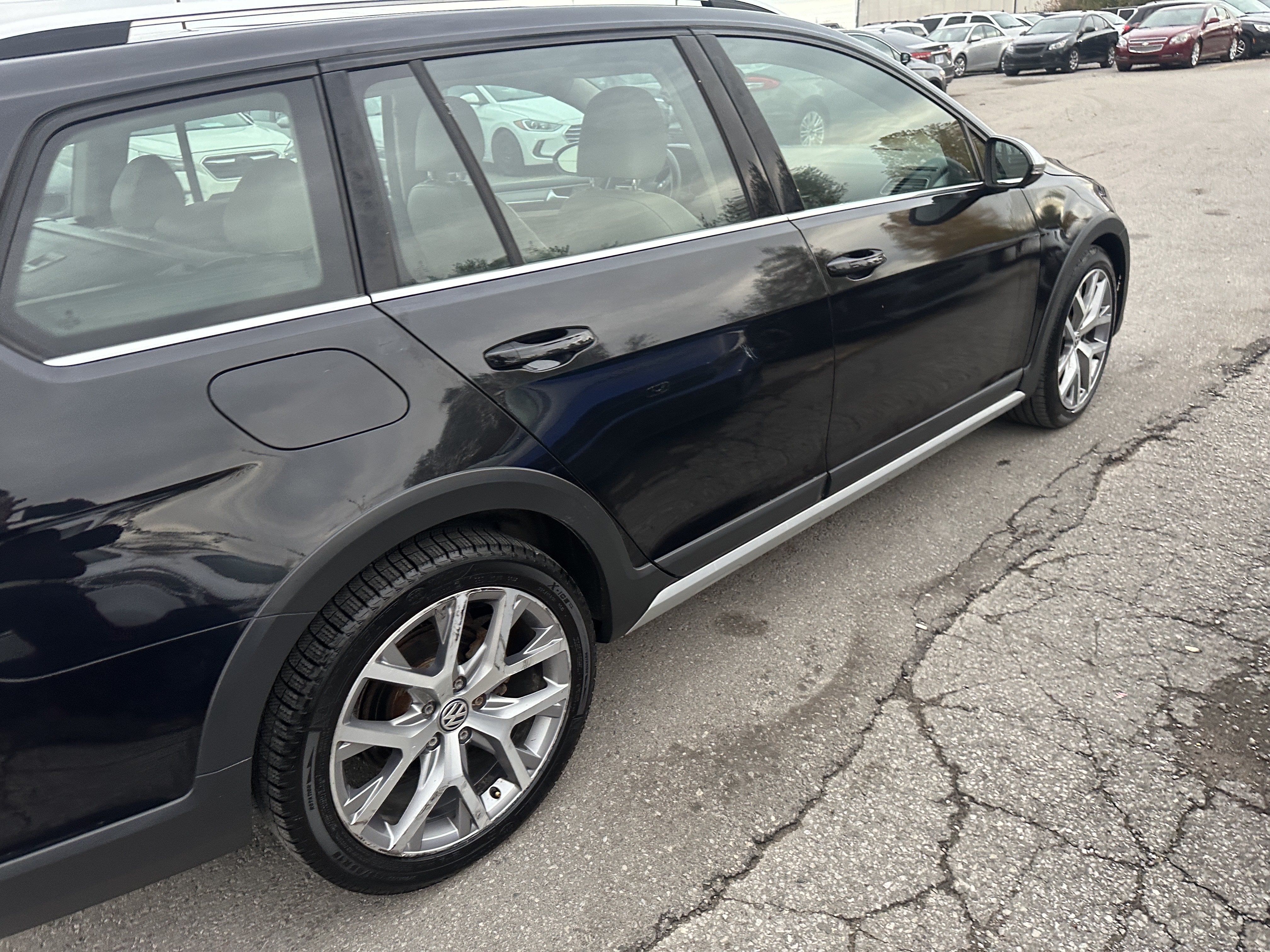 /hakimautosale/2017-Volkswagen-GolfAlltrack-16830803612600453.jpg
