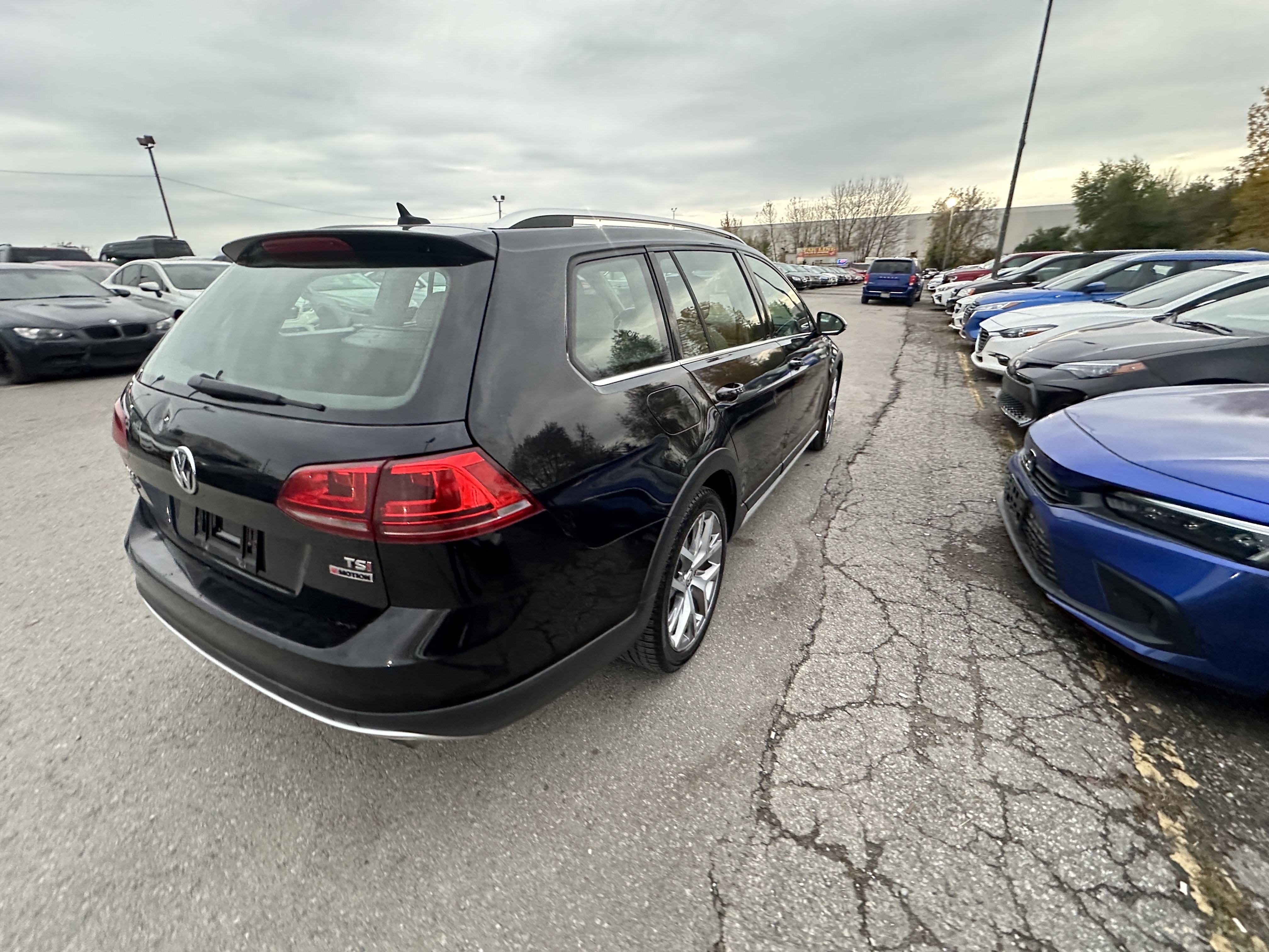 /hakimautosale/2017-Volkswagen-GolfAlltrack-7255479264906068.jpg