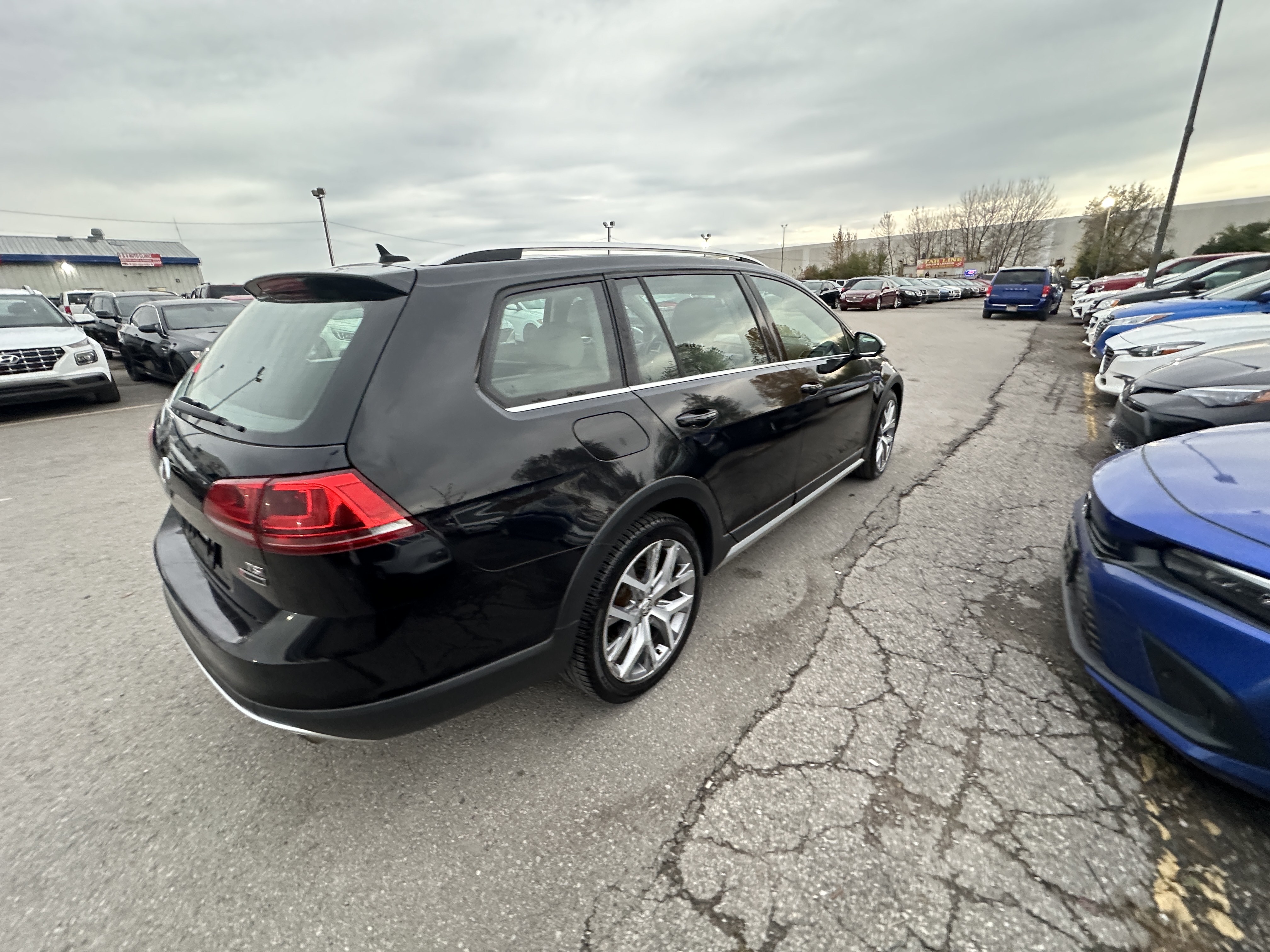 /hakimautosale/2017-Volkswagen-GolfAlltrack-7853730358533588.jpg