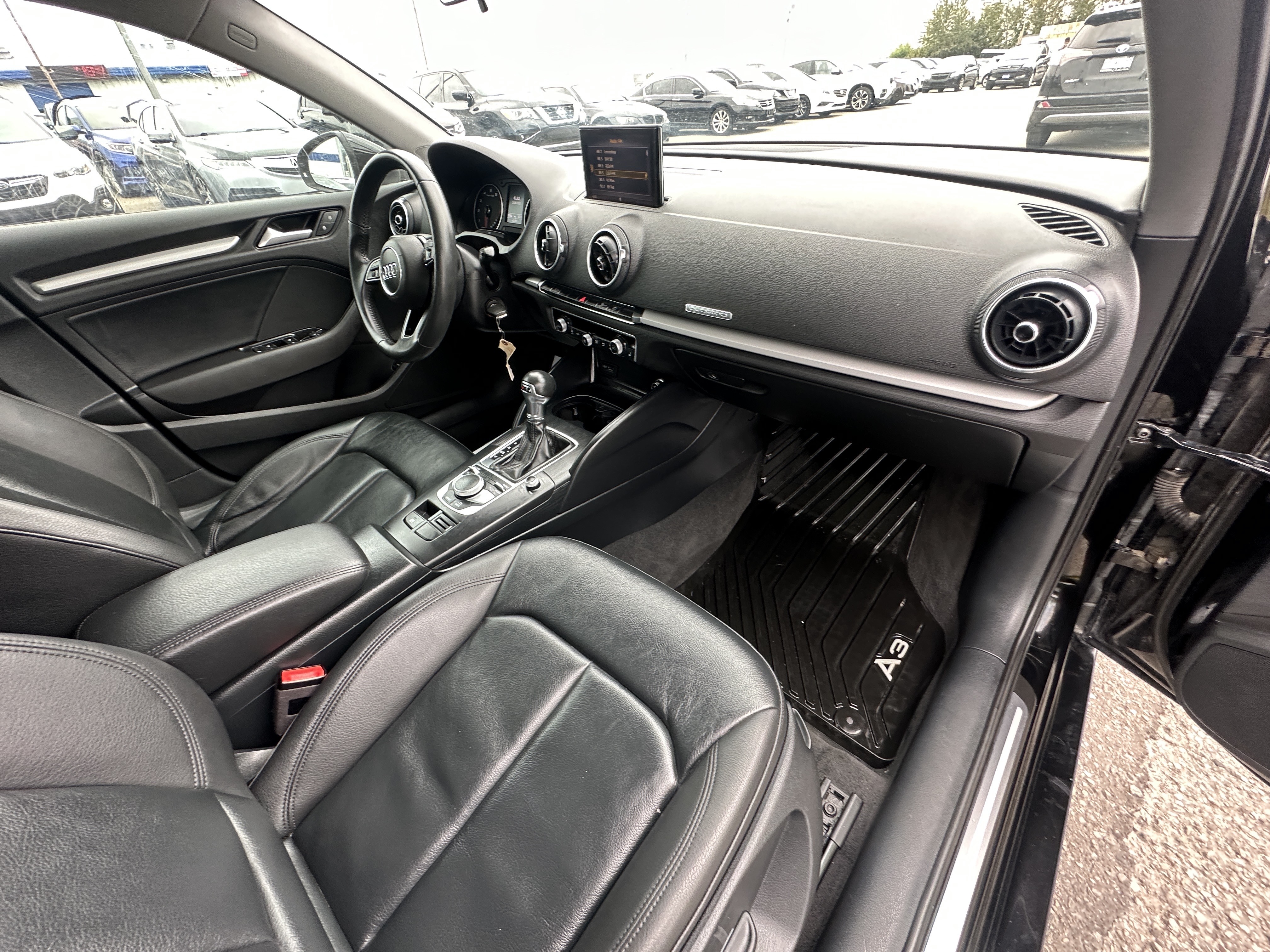 /hakimautosale/2018-Audi-A3Sedan-30942357686752.jpg