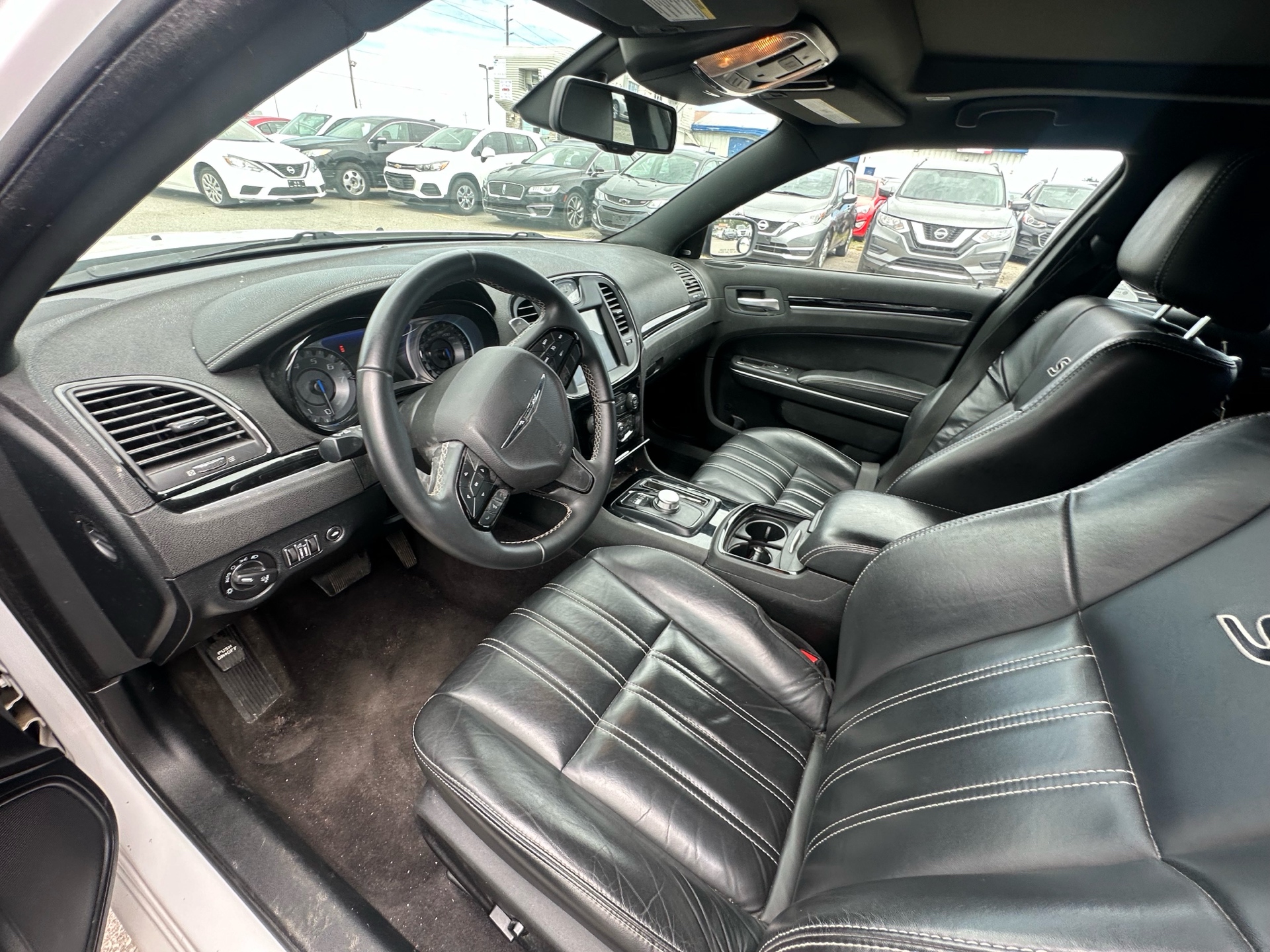 /hakimautosale/2018-Chrysler-300-0606518469295112.jpg