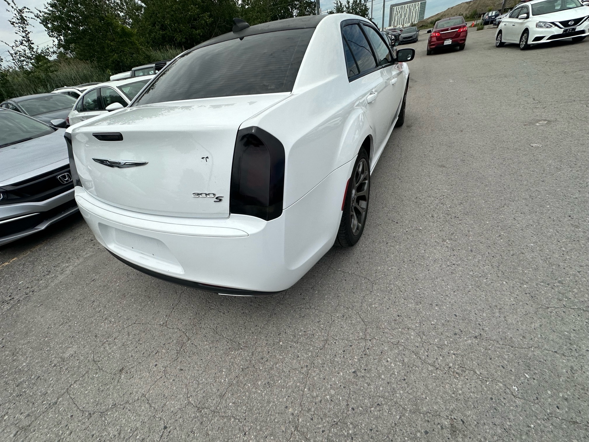 /hakimautosale/2018-Chrysler-300-2897470100960411.jpg