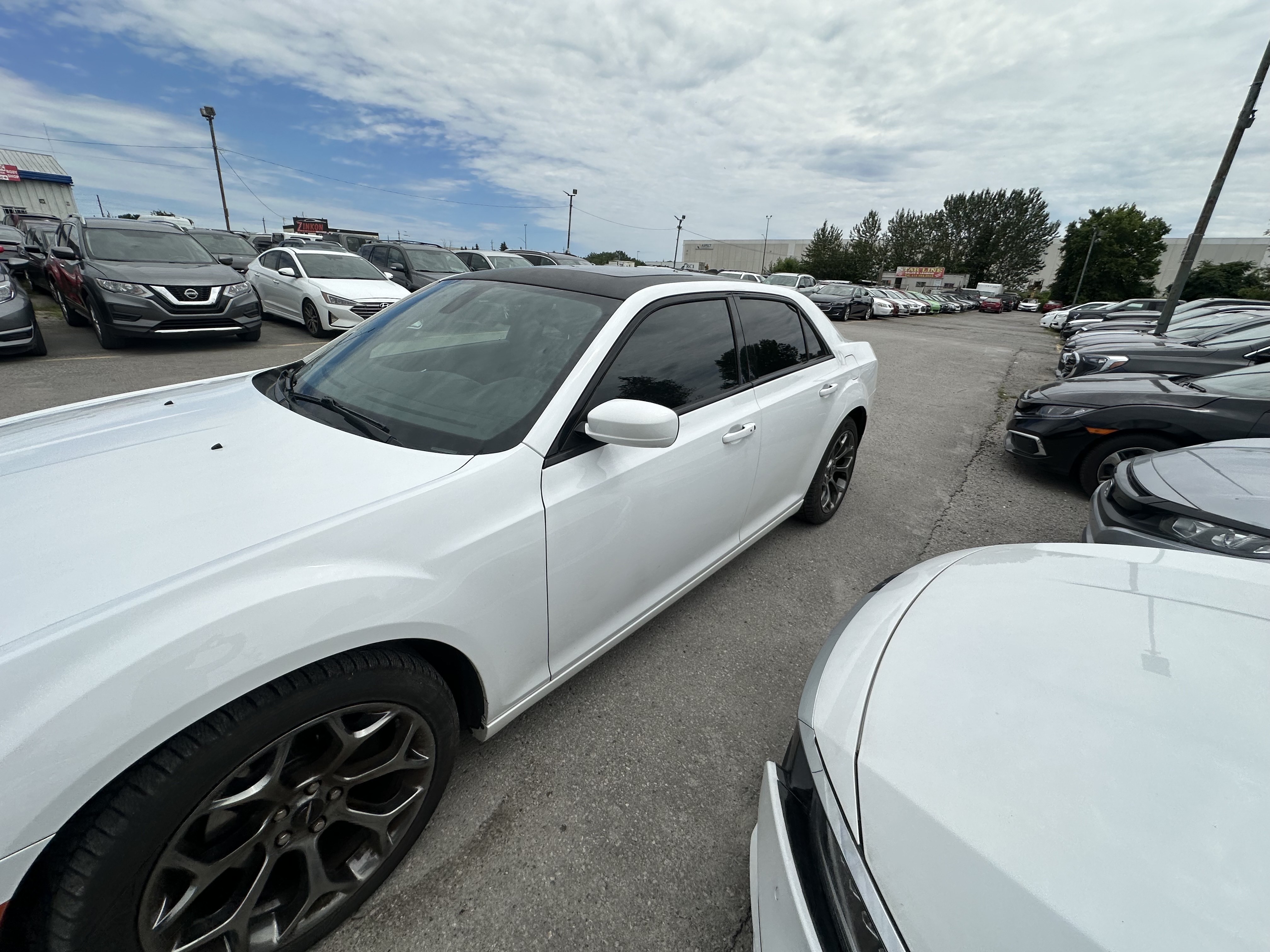/hakimautosale/2018-Chrysler-300-5872025736918054.jpg