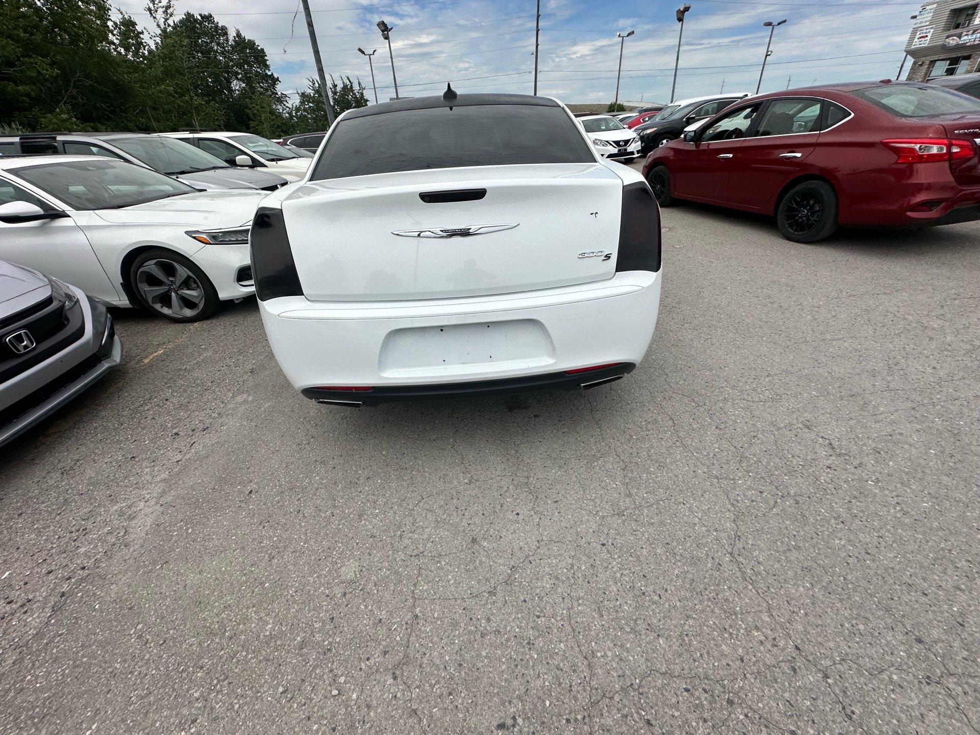 /hakimautosale/2018-Chrysler-300-6299283446152961.jpg