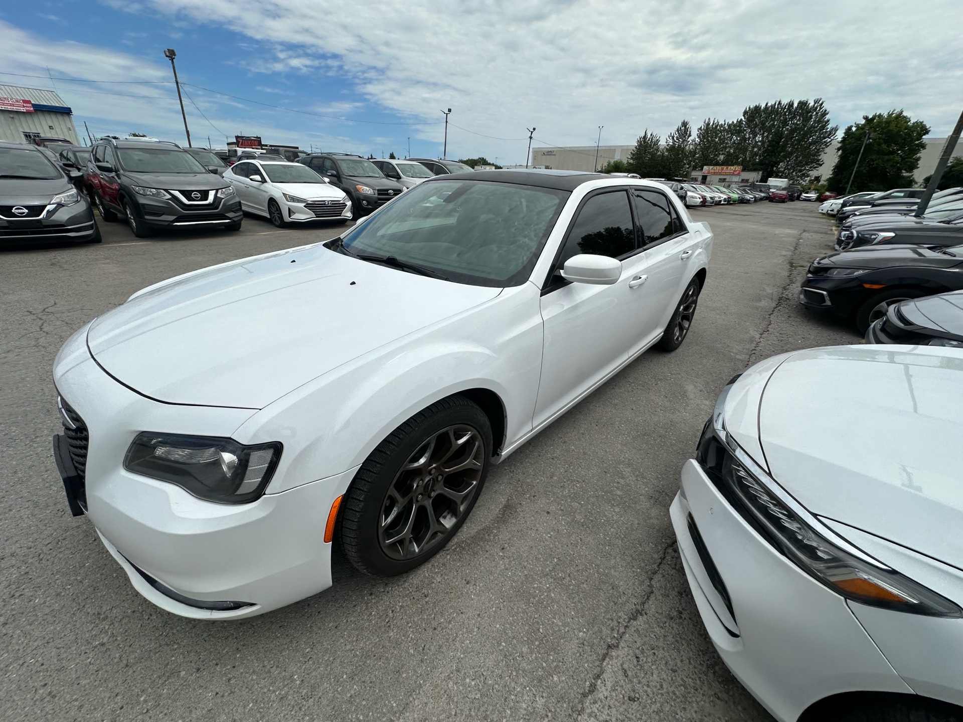 /hakimautosale/2018-Chrysler-300-767229135083682.jpg