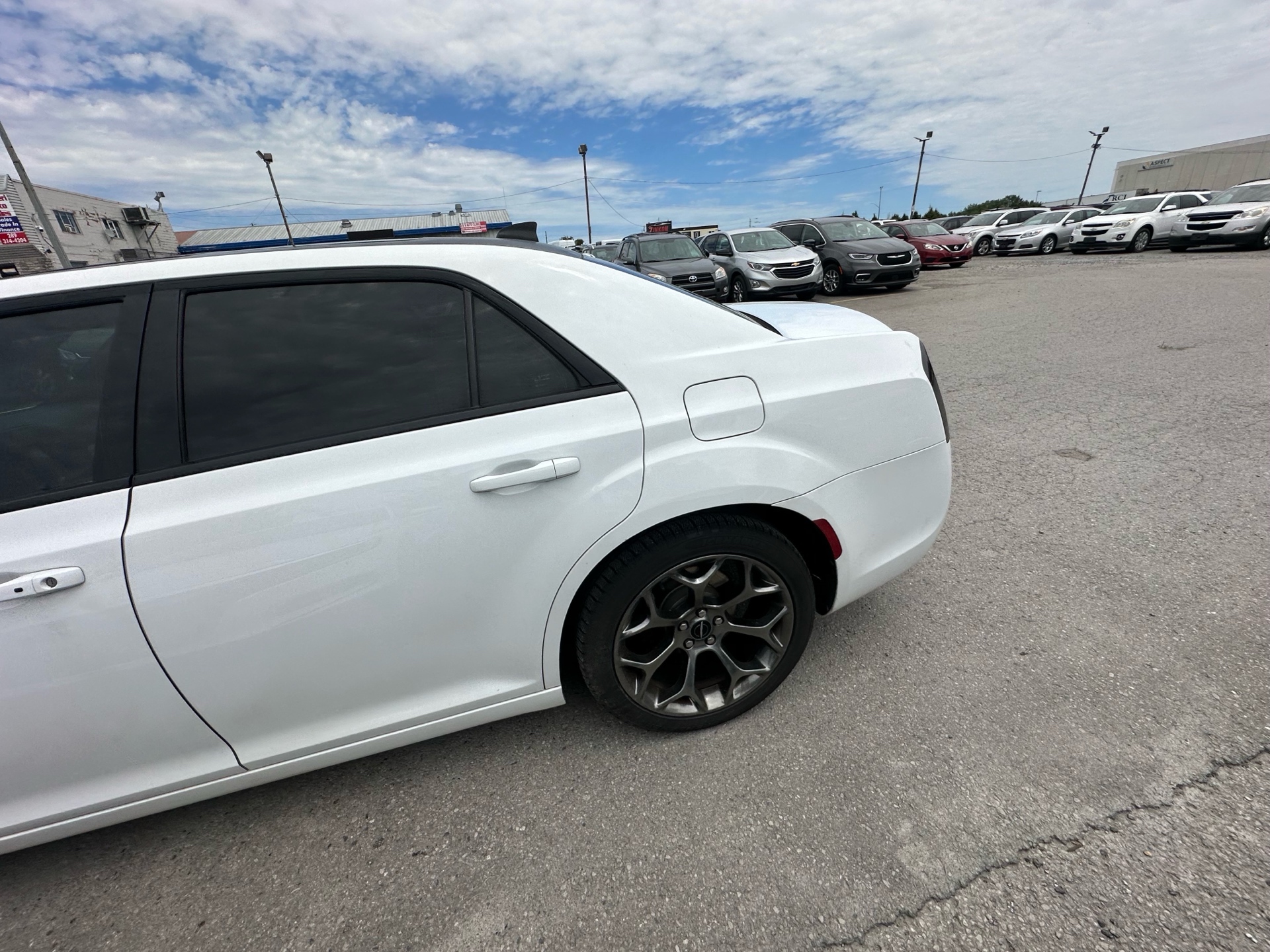/hakimautosale/2018-Chrysler-300-8044476470463138.jpg