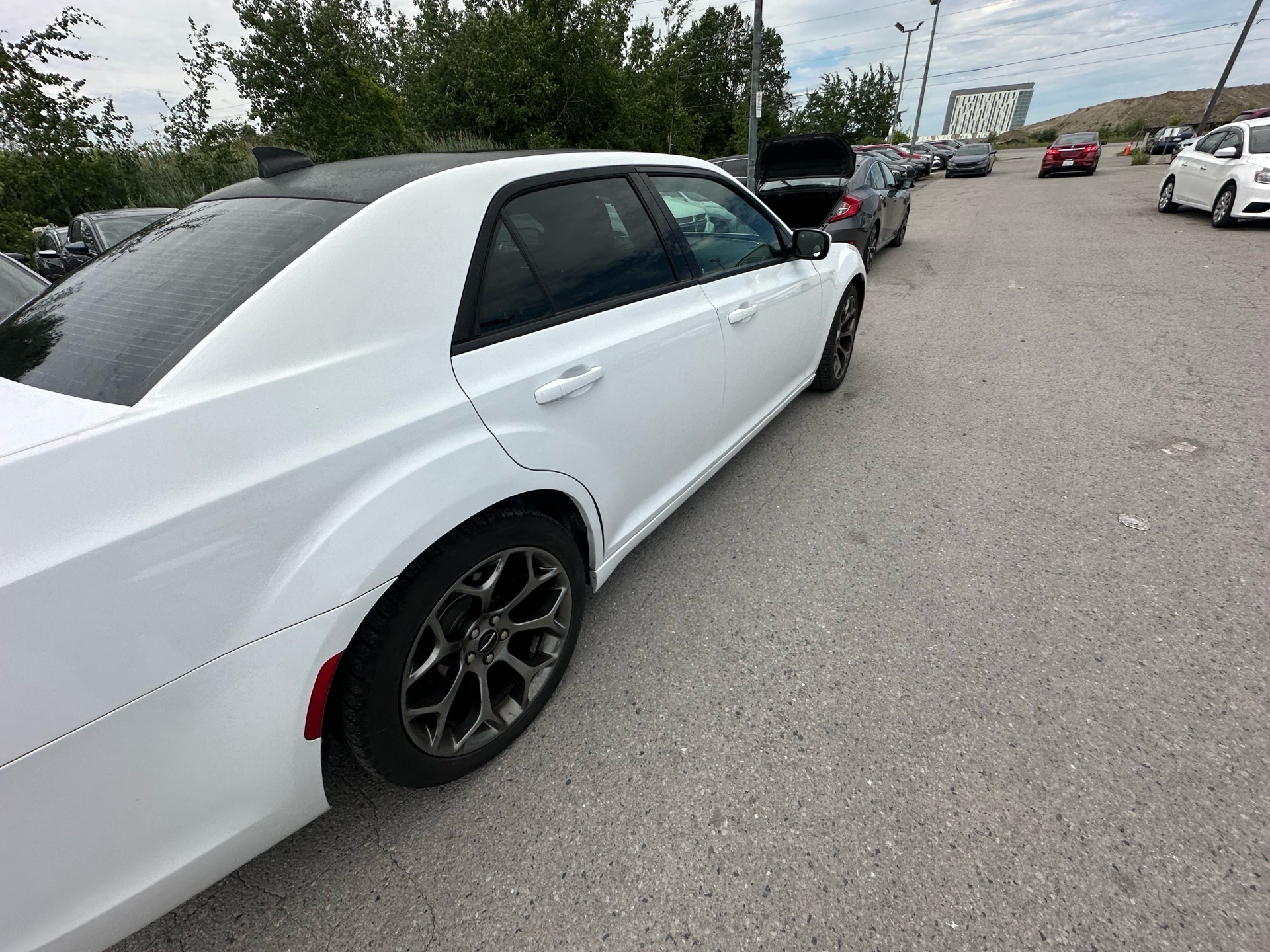 /hakimautosale/2018-Chrysler-300-8287807190215626.jpg