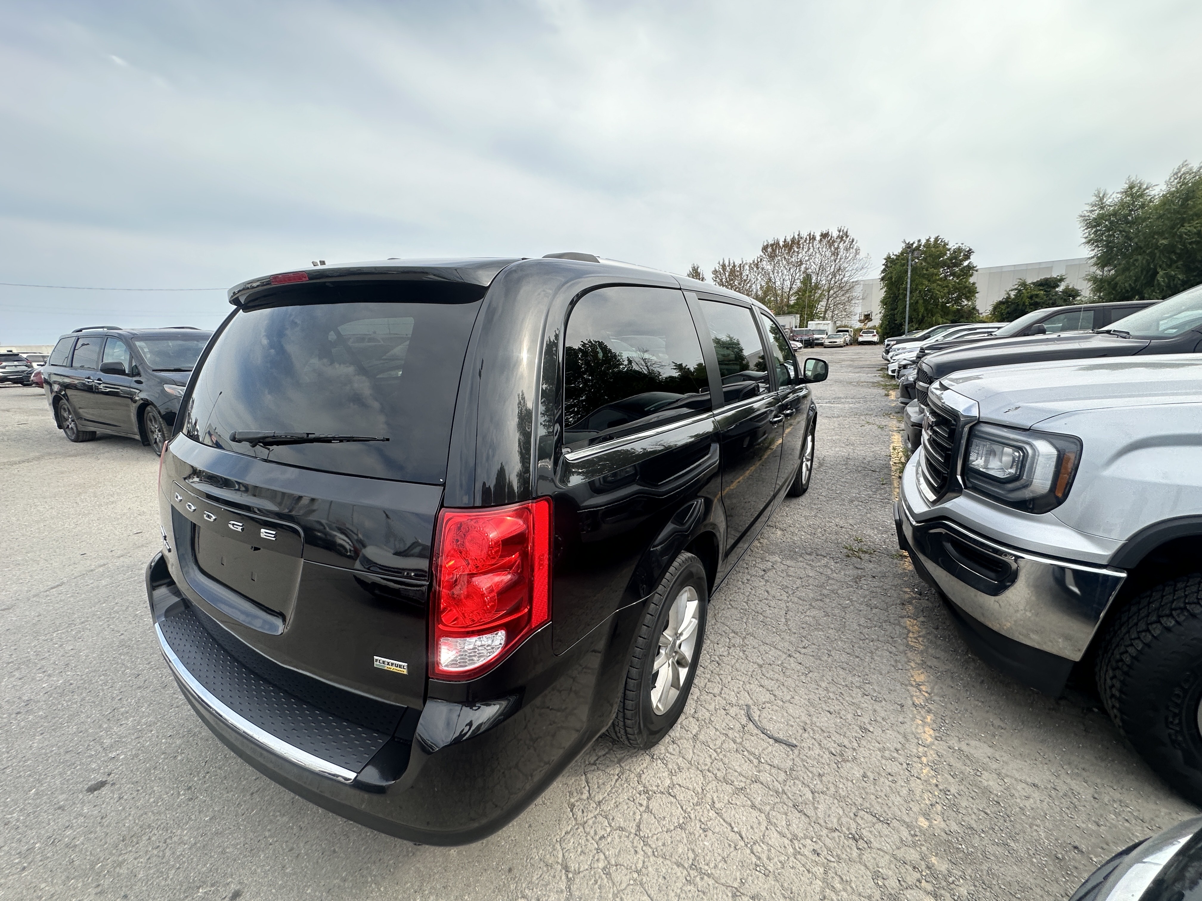/hakimautosale/2018-Dodge-GrandCaravan-9350082081118074.jpg