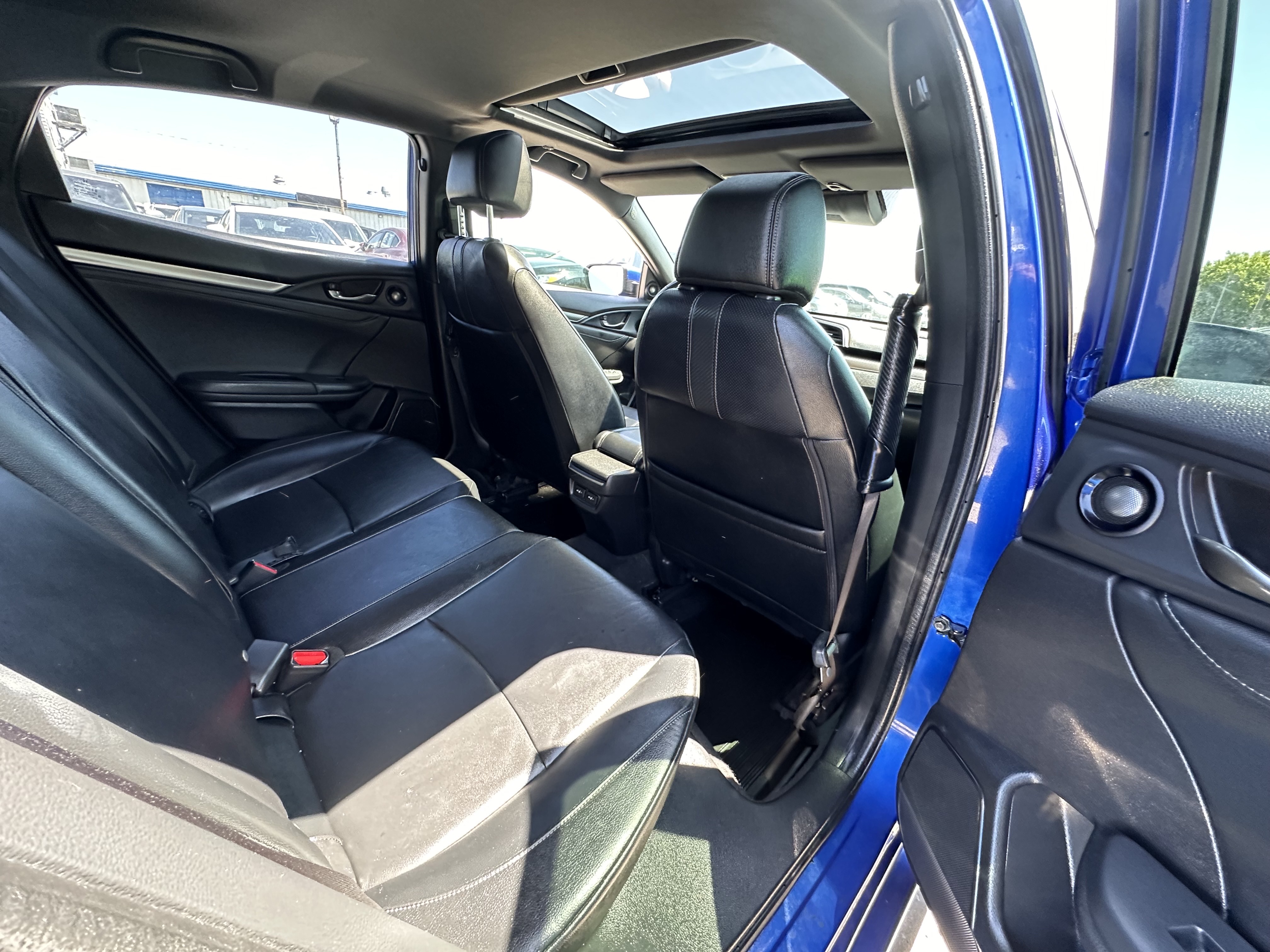 /hakimautosale/2018-Honda-CivicHatchback-2641408886908718.jpg