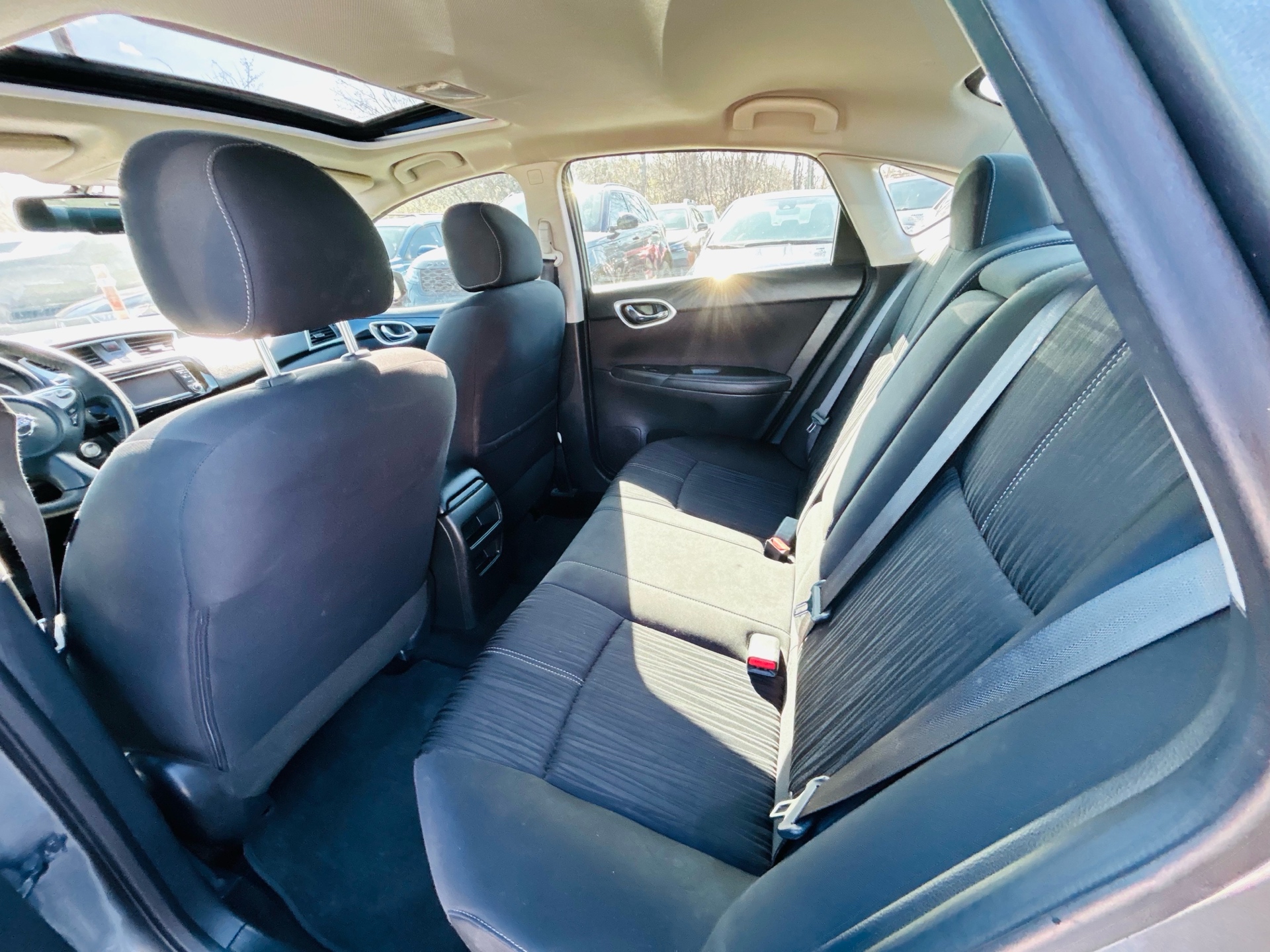 /hakimautosale/2018-Nissan-Sentra-1052992949850815.jpg