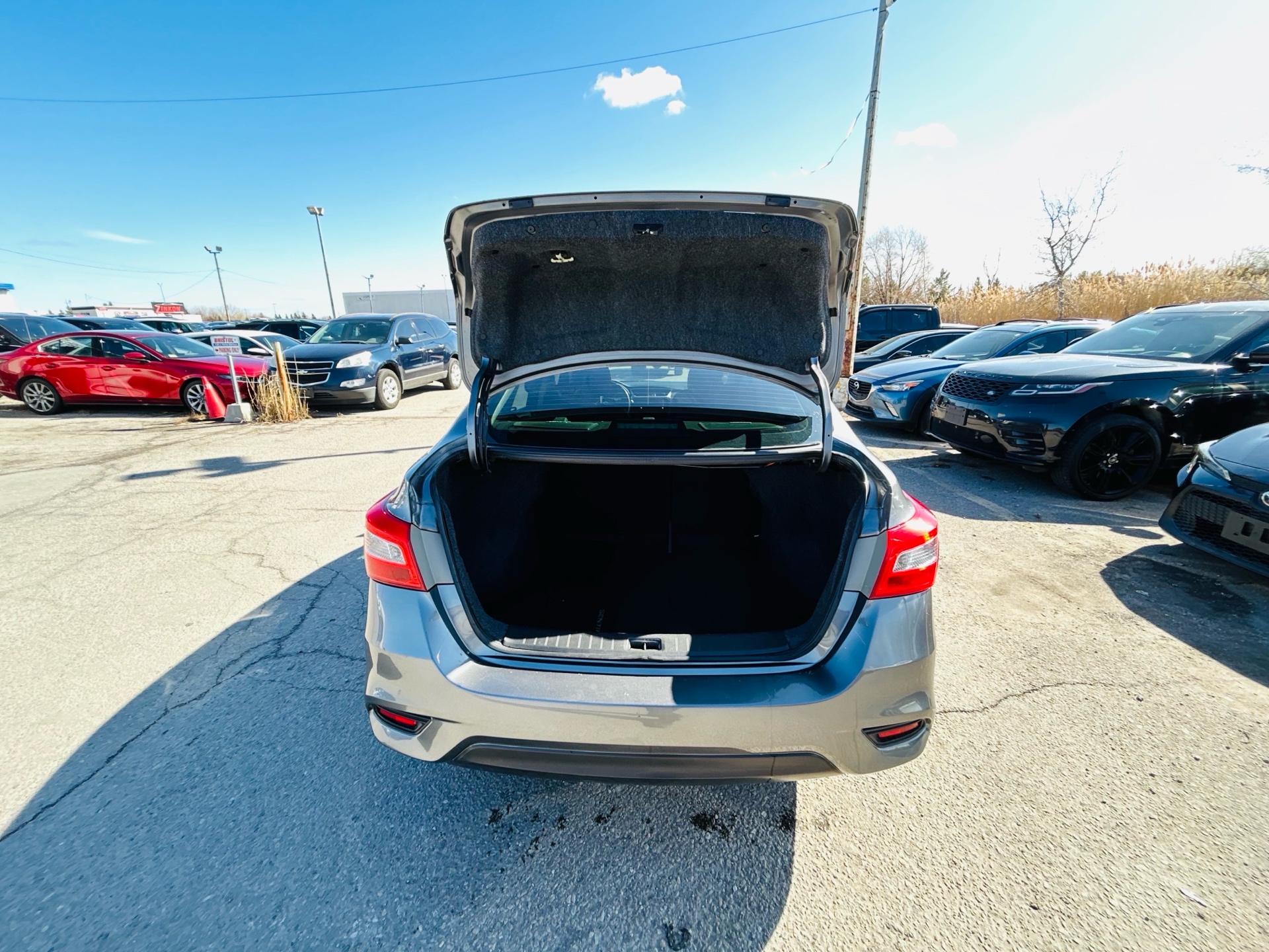 /hakimautosale/2018-Nissan-Sentra-14975480294156784.jpg