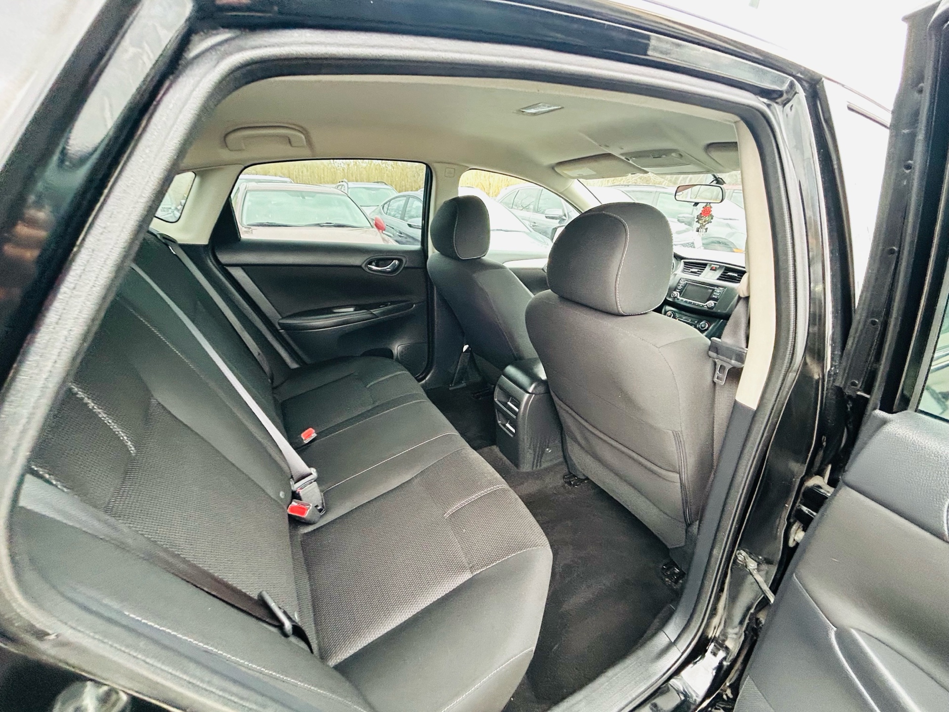 /hakimautosale/2018-Nissan-Sentra-15862687432733225.jpg