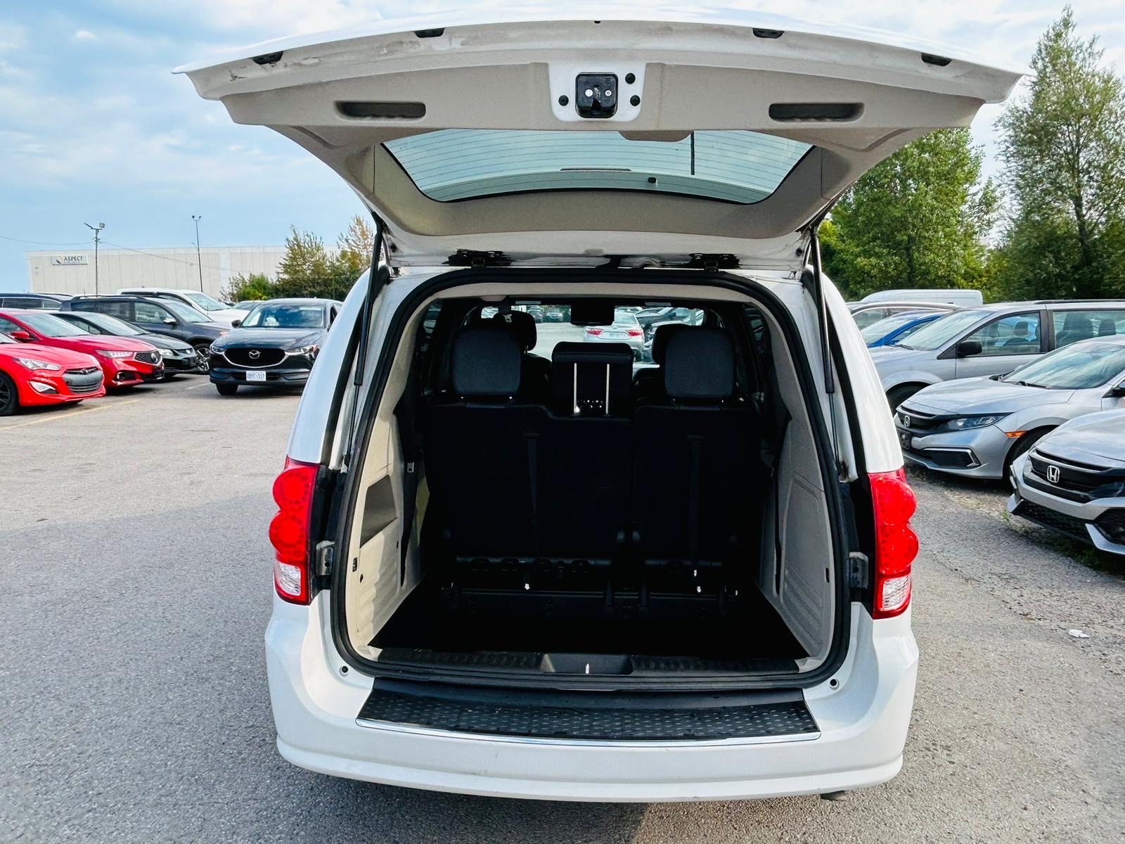 /hakimautosale/2019-Dodge-GrandCaravan-43848919167202594.jpg
