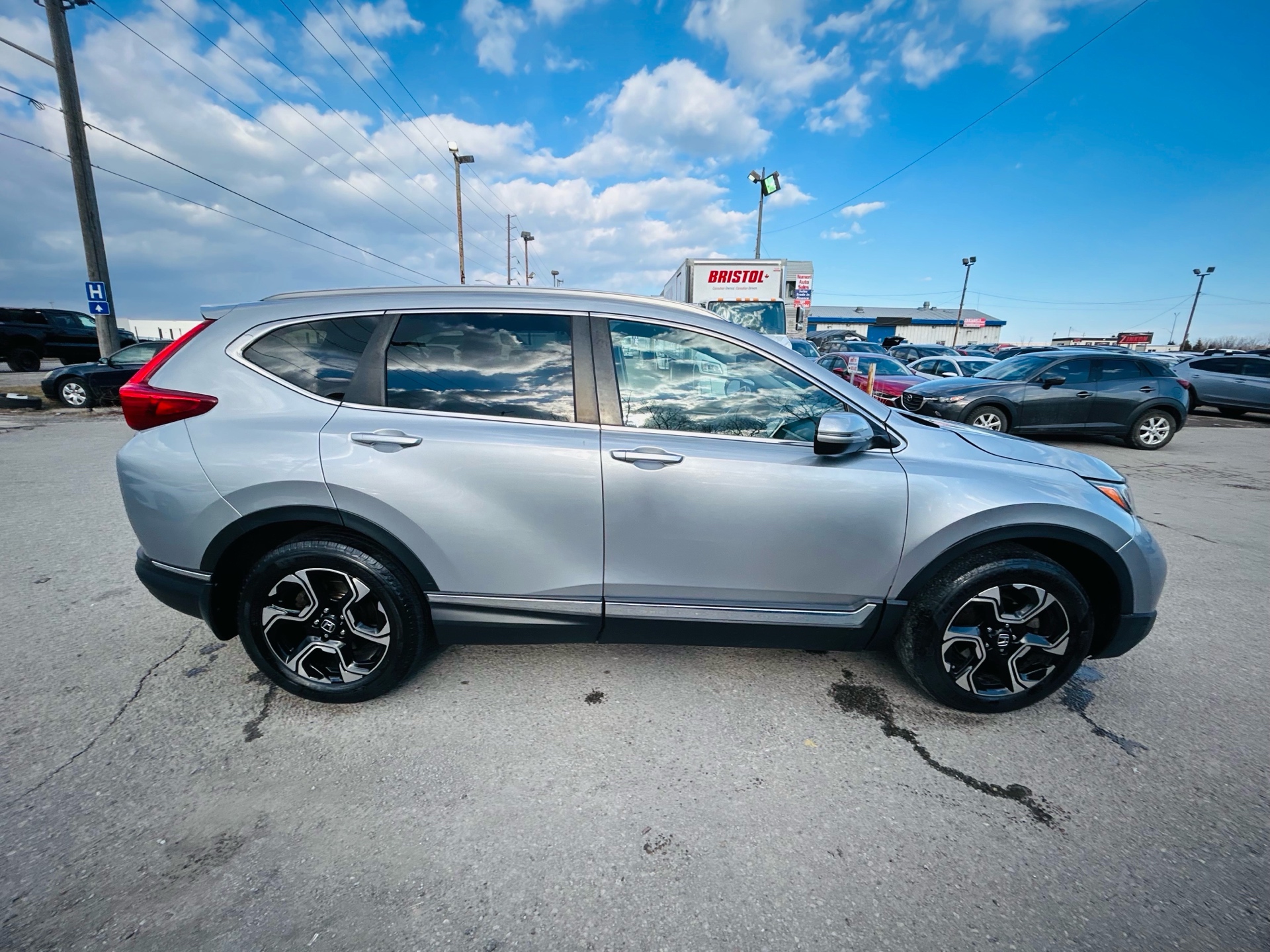 /hakimautosale/2019-Honda-CR-V-01599440896635862.jpg