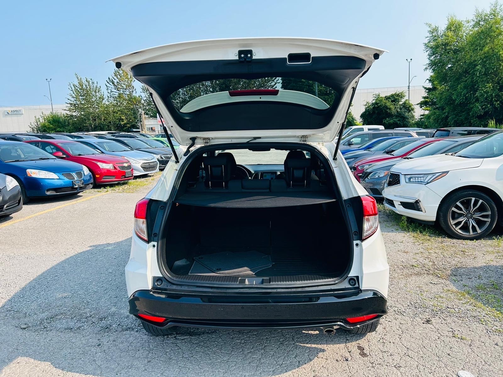 /hakimautosale/2019-Honda-HR-V-38175447237211757.jpg