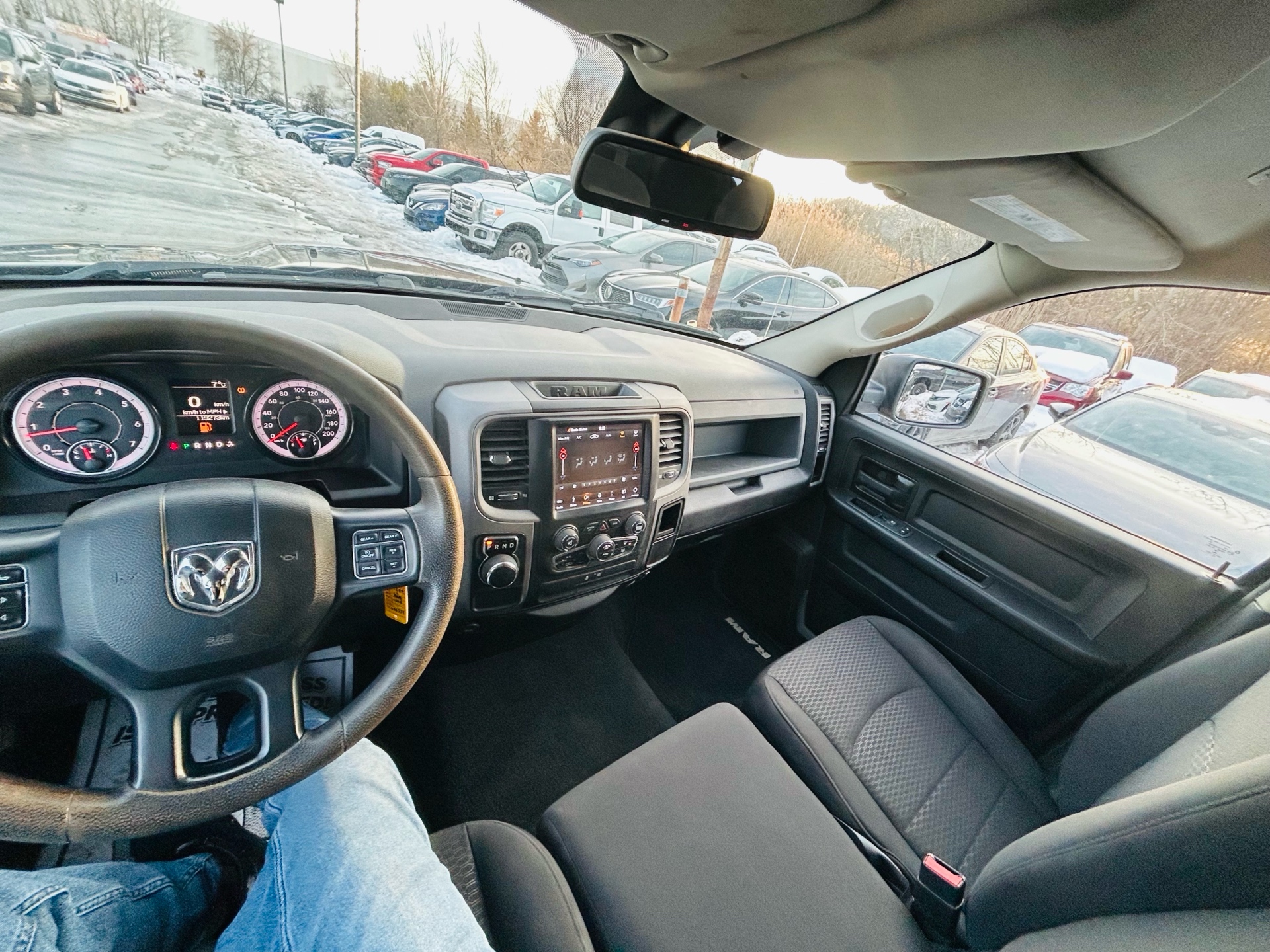 /hakimautosale/2019-Ram-1500Classic-10689485069183857.jpg