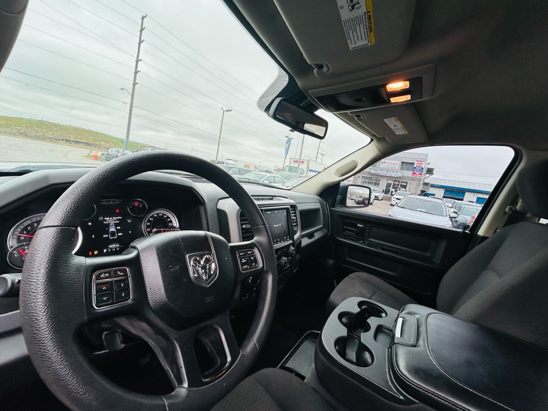 /hakimautosale/2019-Ram-1500Classic-1904155878673146.jpg