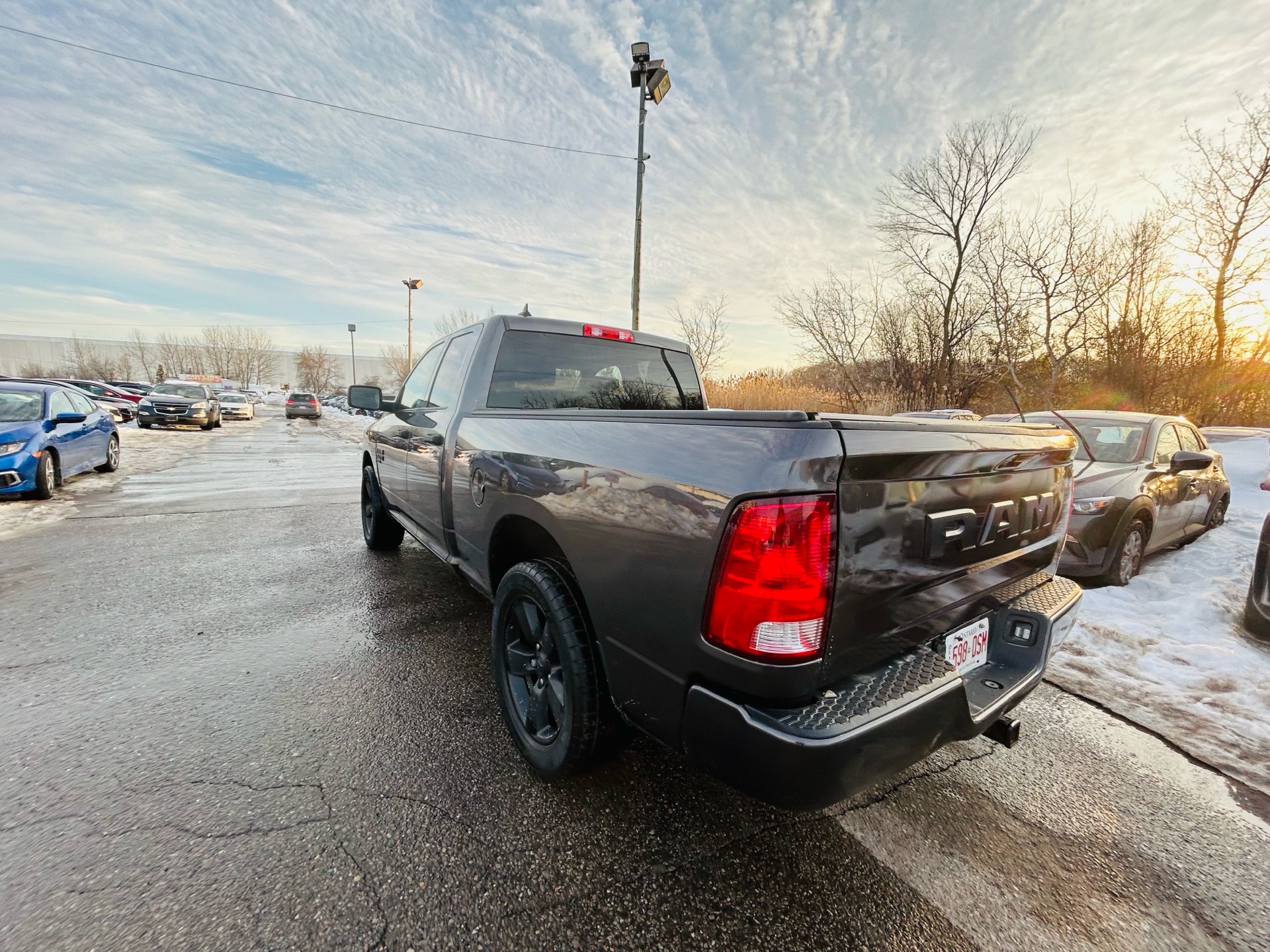 /hakimautosale/2019-Ram-1500Classic-40079417244661775.jpg