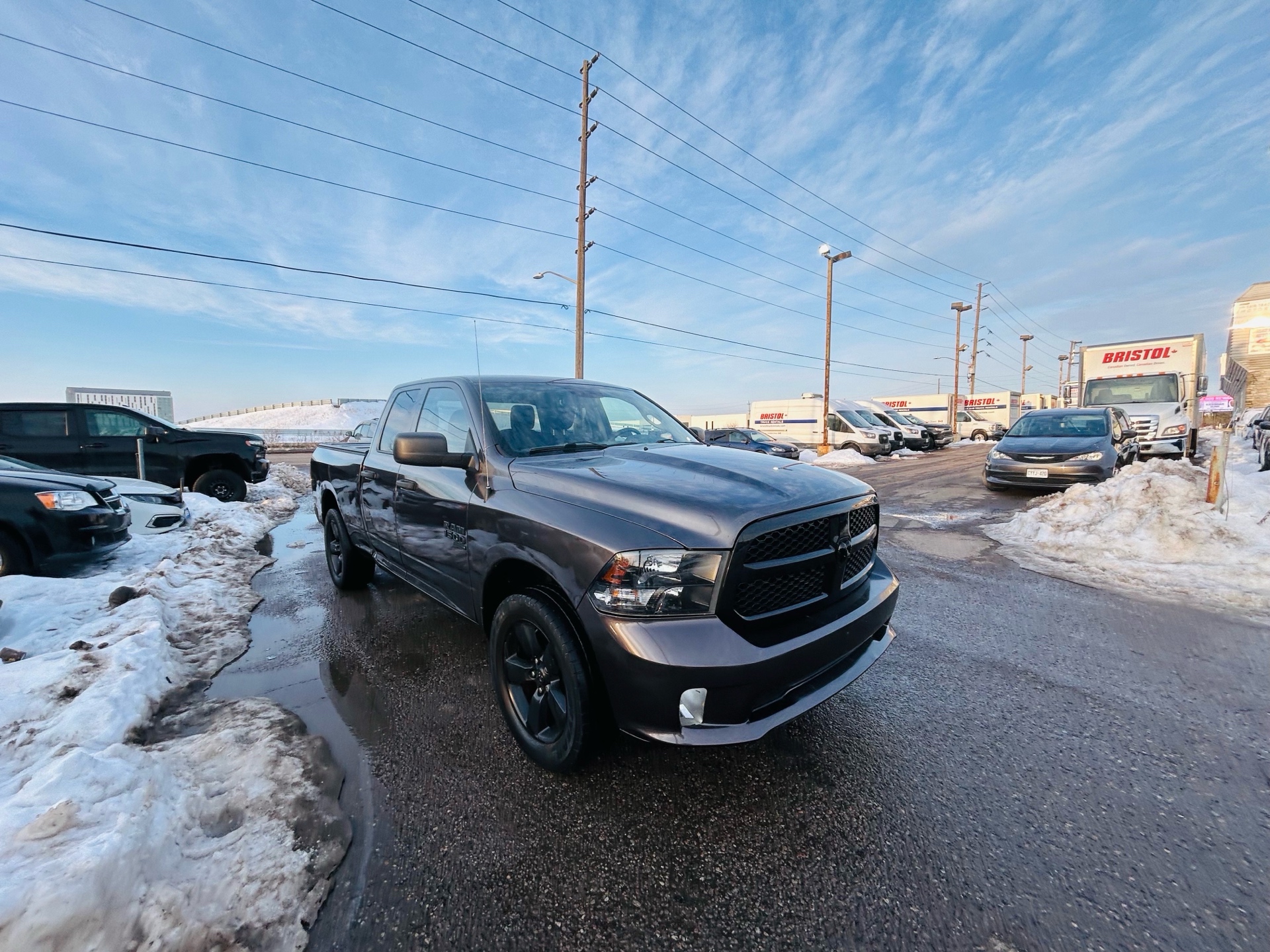 /hakimautosale/2019-Ram-1500Classic-42712570584974574.jpg