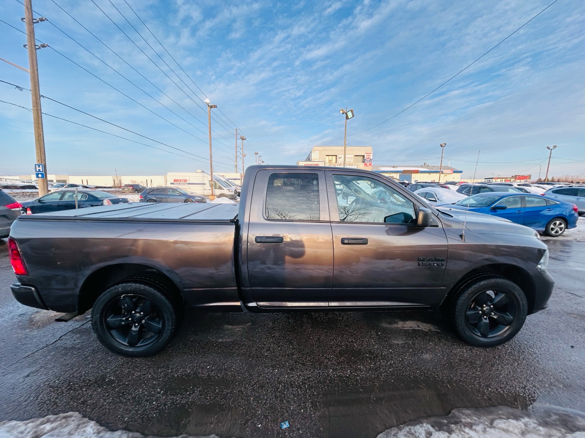 /hakimautosale/2019-Ram-1500Classic-5692604261842993.jpg