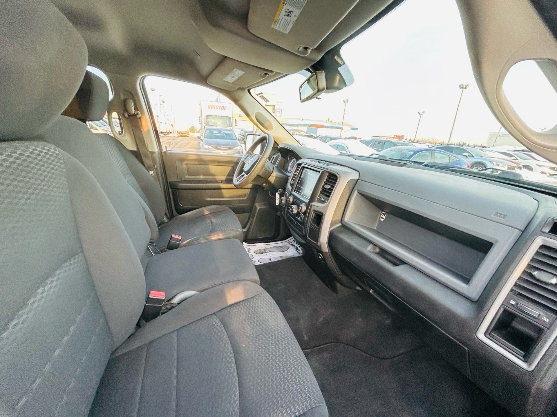 /hakimautosale/2019-Ram-1500Classic-8476419318816268.jpg
