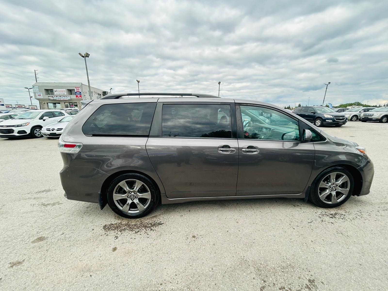 /hakimautosale/2019-Toyota-Sienna-004212370175159741.jpg