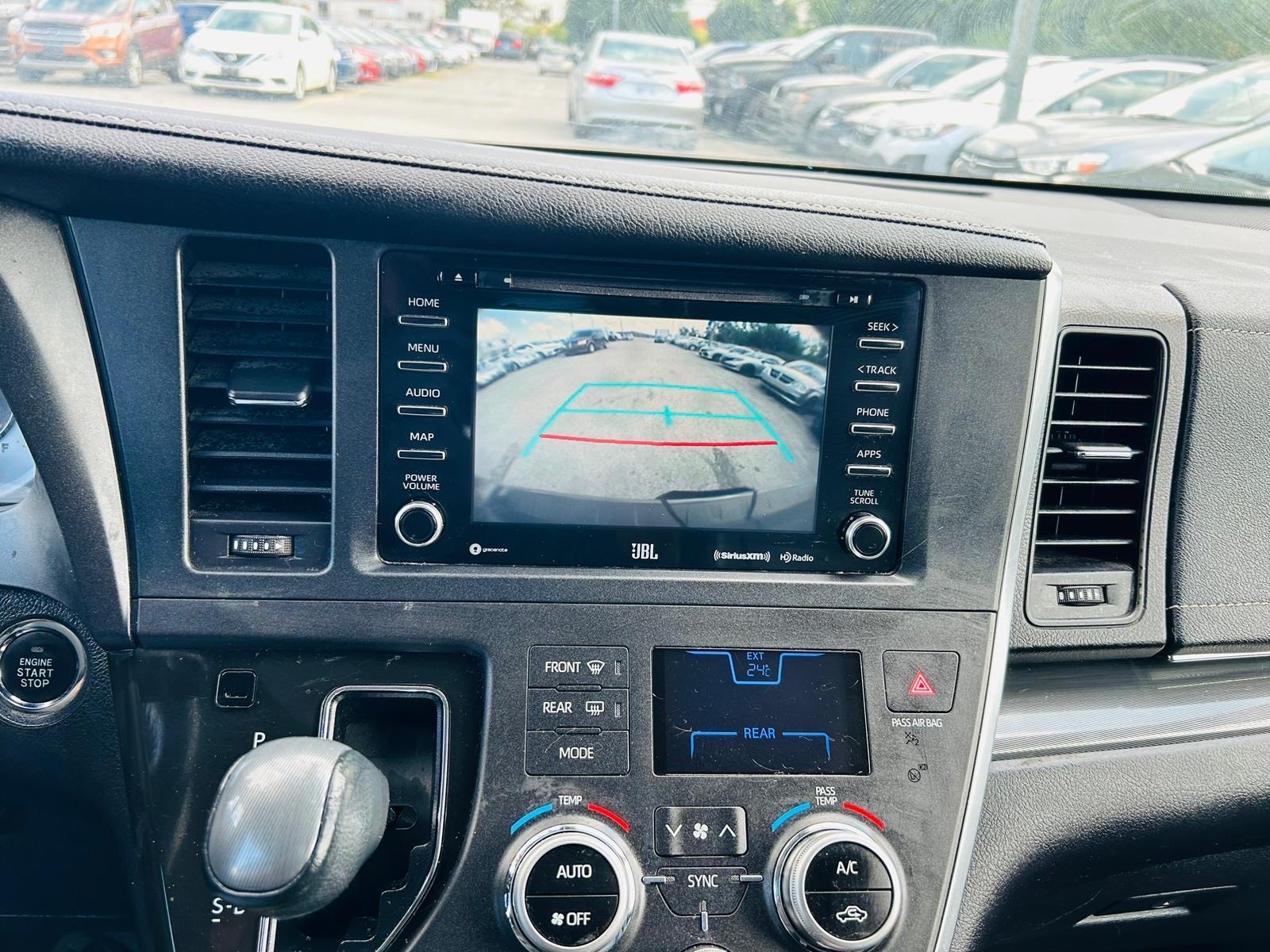 /hakimautosale/2019-Toyota-Sienna-14618229390990534.jpg