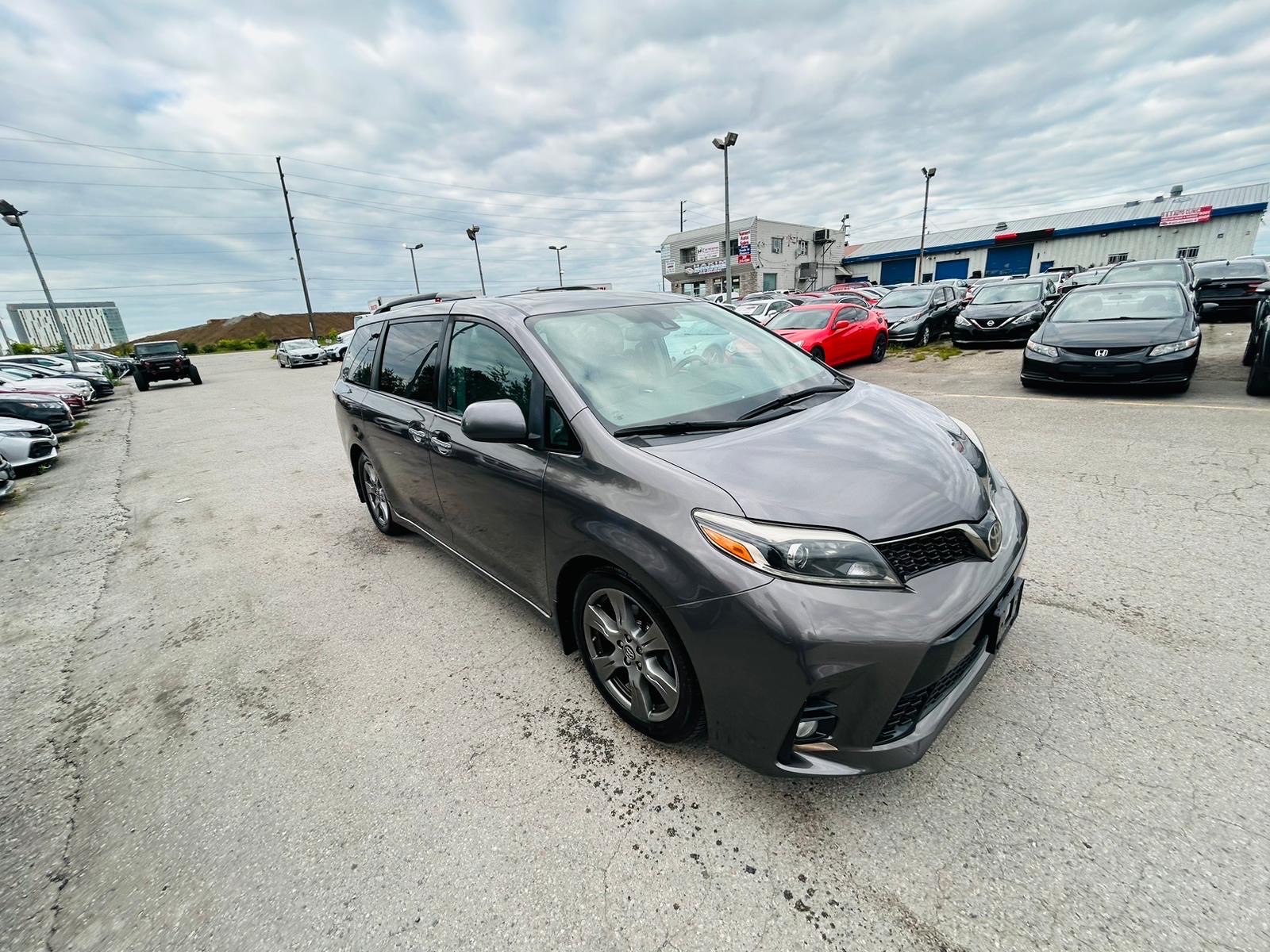 /hakimautosale/2019-Toyota-Sienna-19039531858704906.jpg