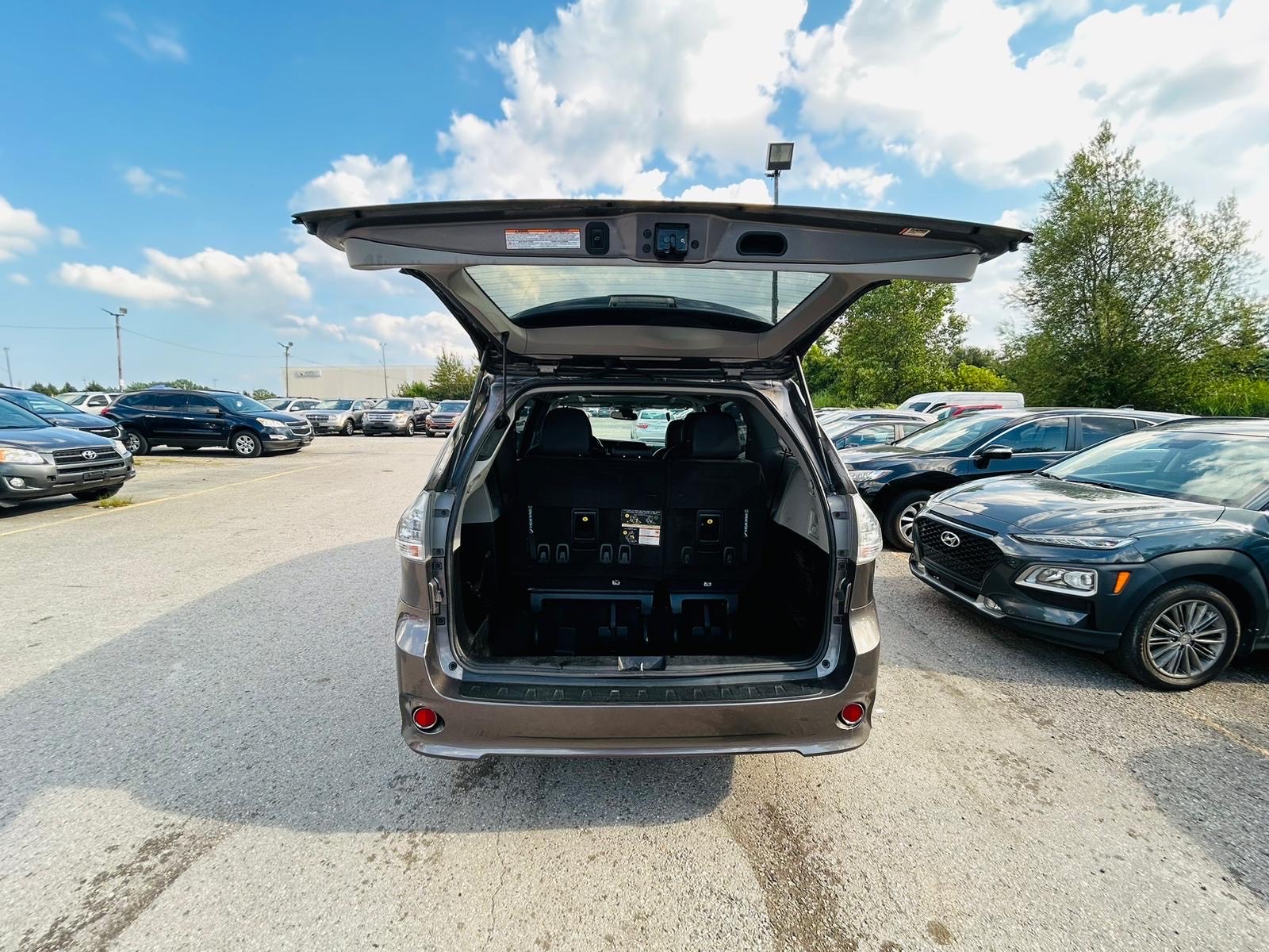 /hakimautosale/2019-Toyota-Sienna-24314563432524694.jpg