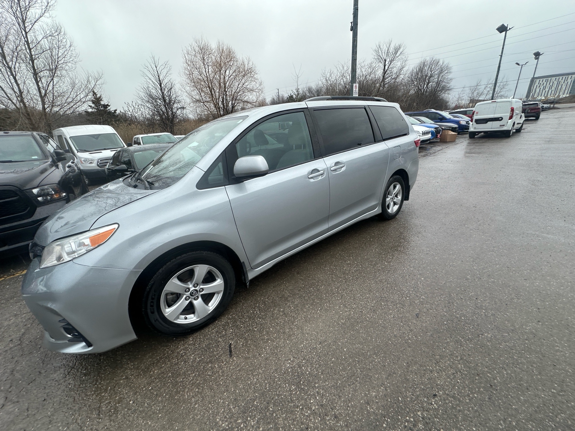 /hakimautosale/2019-Toyota-Sienna-5910789771576896.jpg