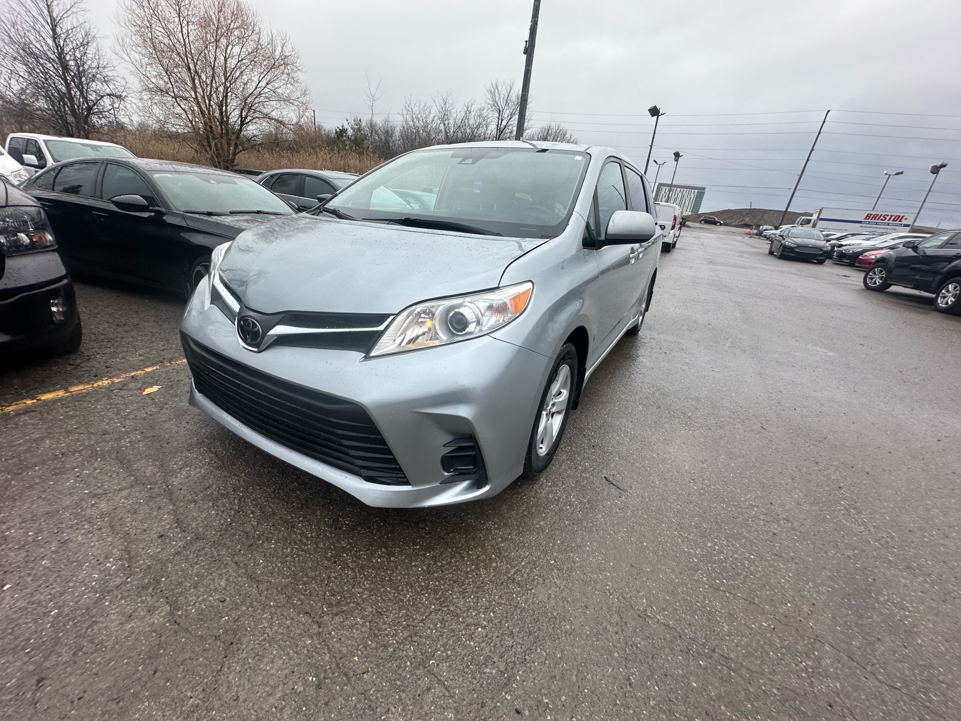 /hakimautosale/2019-Toyota-Sienna-6272029117527633.jpg