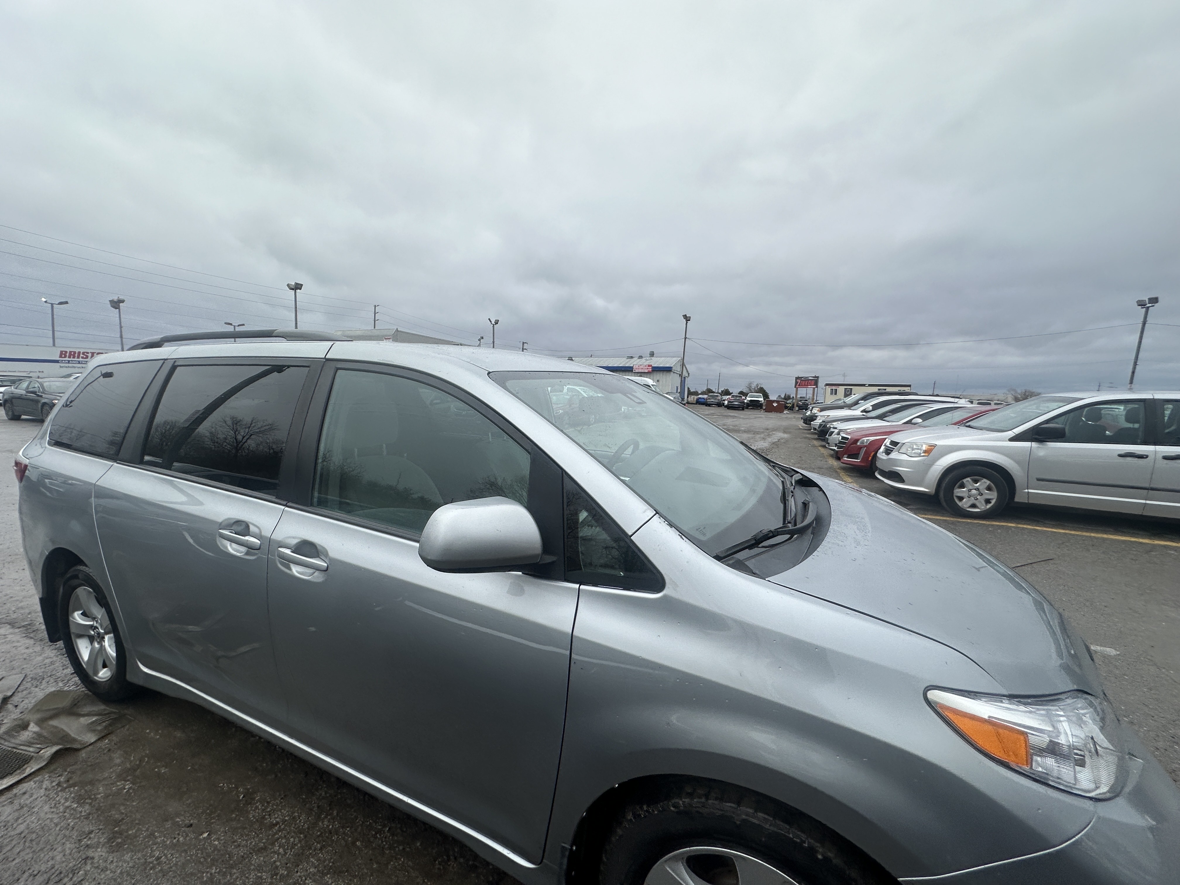 /hakimautosale/2019-Toyota-Sienna-644235955262727.jpg