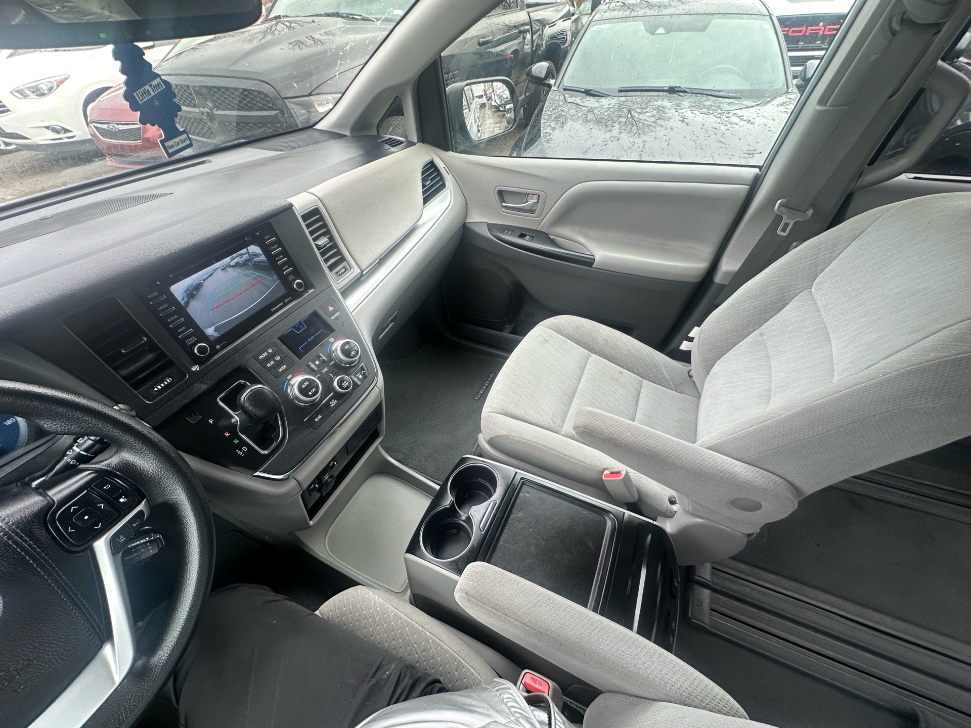 /hakimautosale/2019-Toyota-Sienna-8385372193403691.jpg