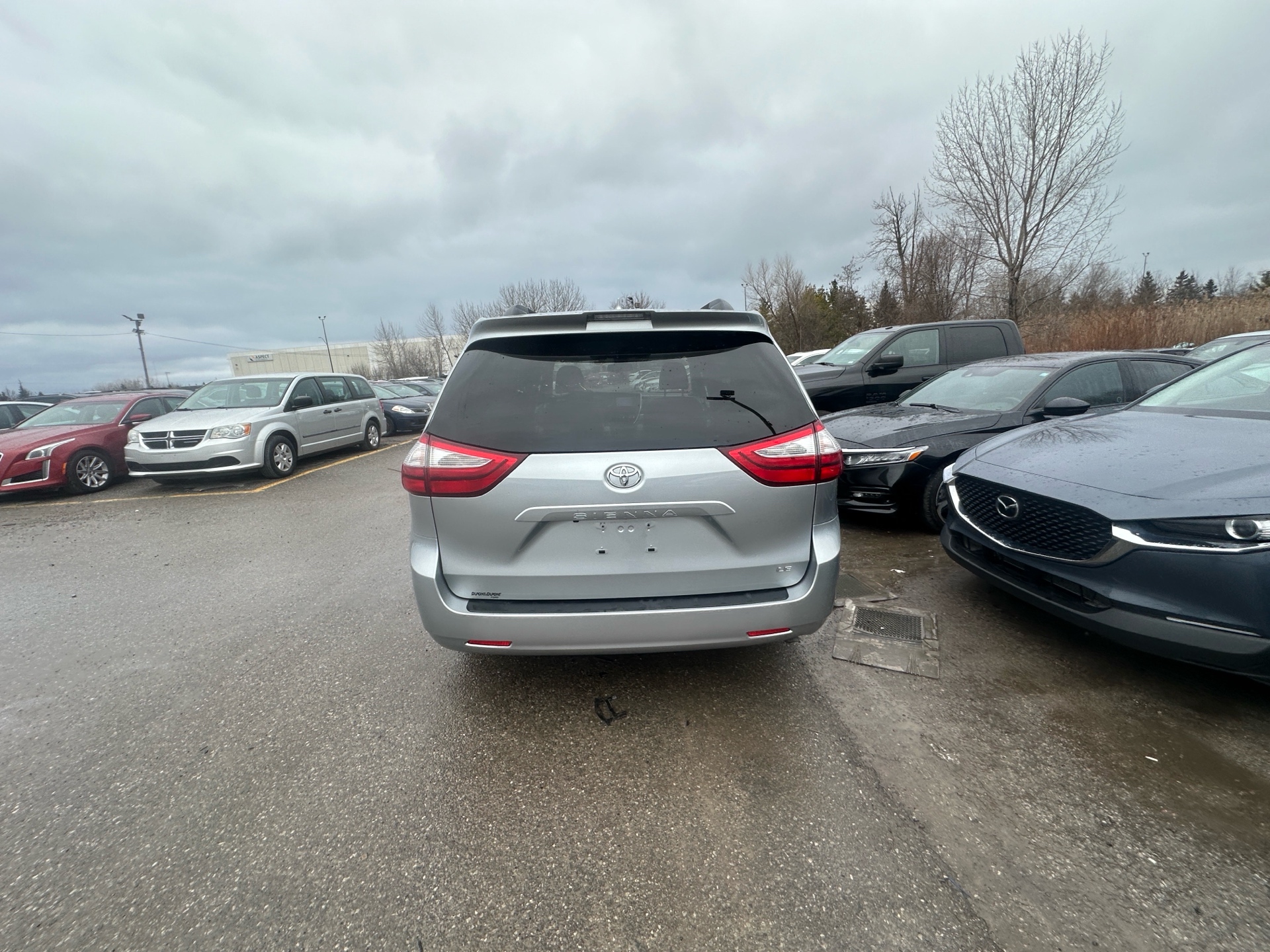 /hakimautosale/2019-Toyota-Sienna-8998813349496808.jpg