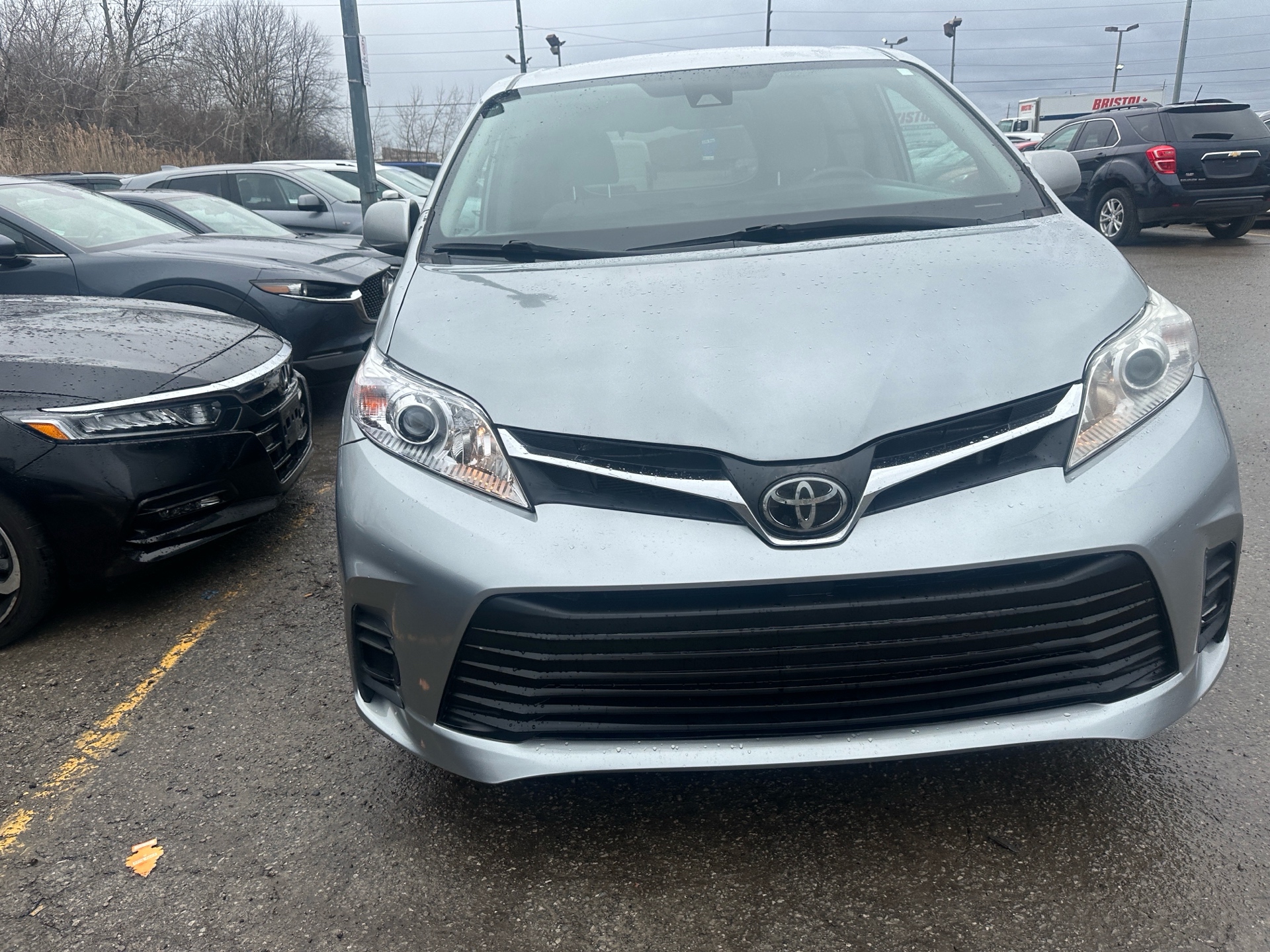 /hakimautosale/2019-Toyota-Sienna-943513863533441.jpg